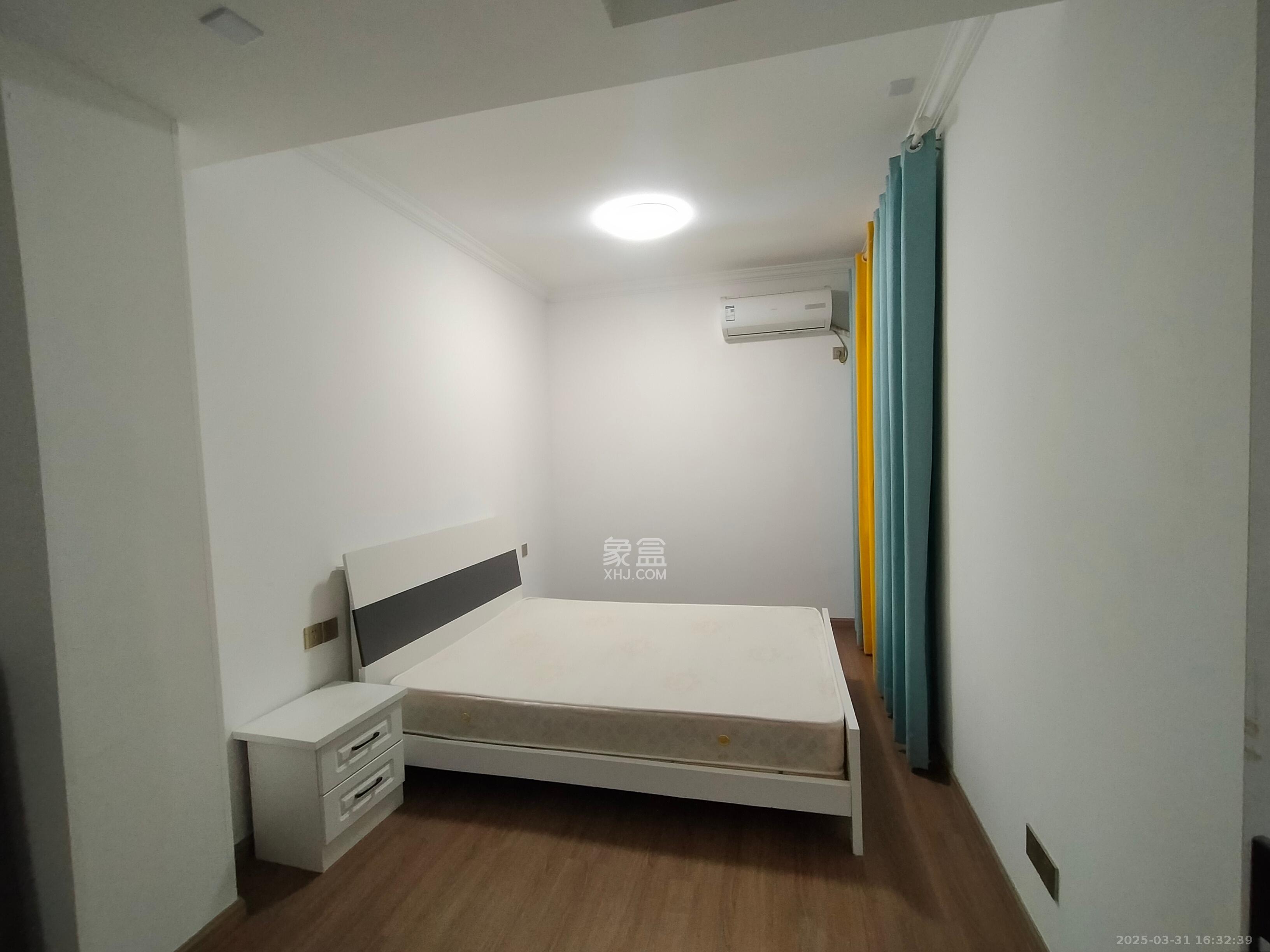 长房明宸府  3室2厅1卫   2200.00元/月室内图