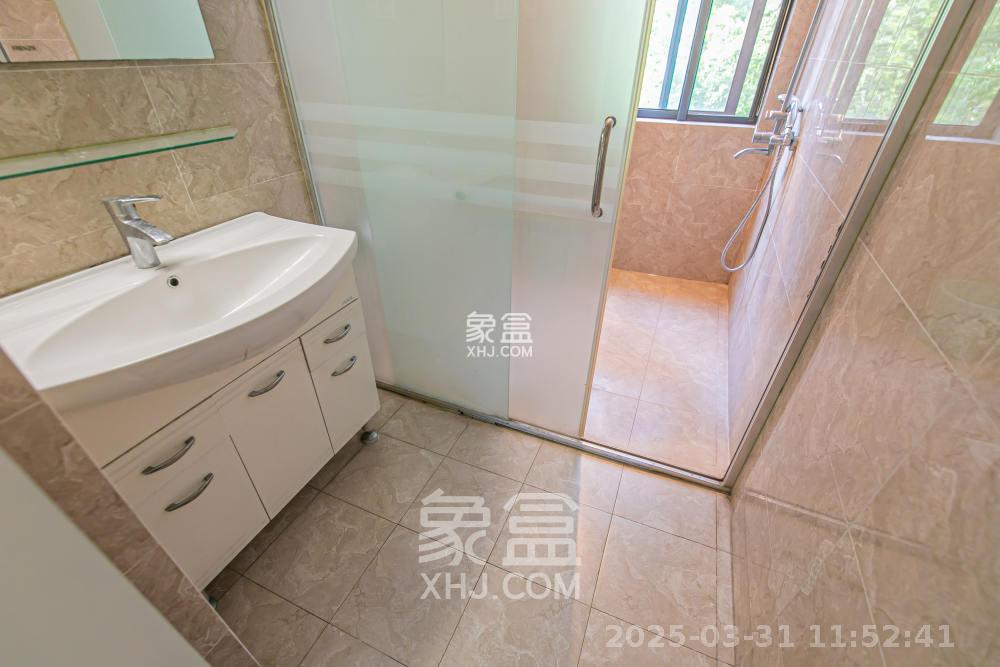 恒基凯旋门一二期  3室2厅1卫   2400.00元/月户型图