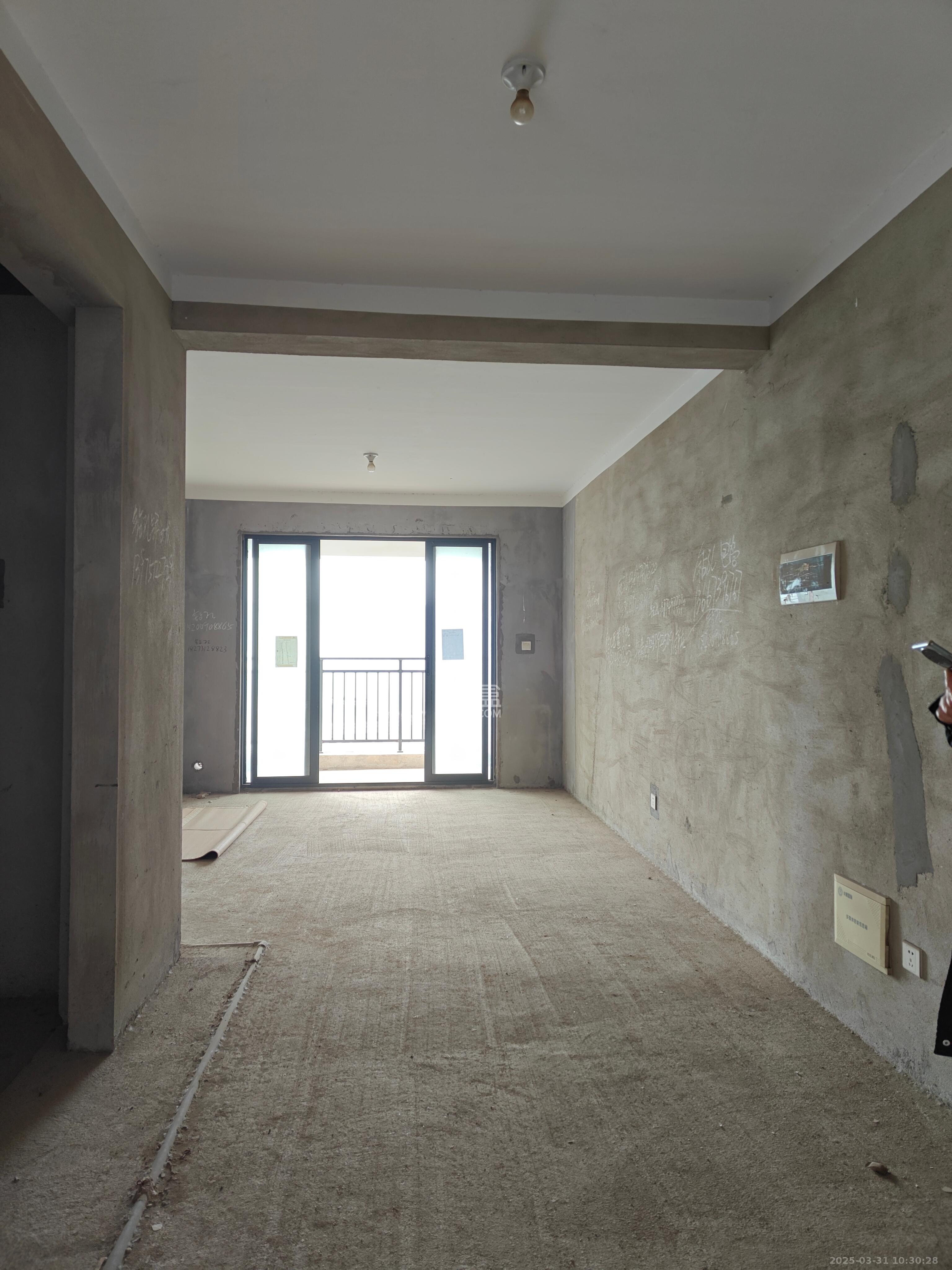 月亮湾草莓街区一、二期  4室2厅2卫    1000.0元/月 月亮湾草莓街区一、二期  4室2厅2卫    1000.0元/月