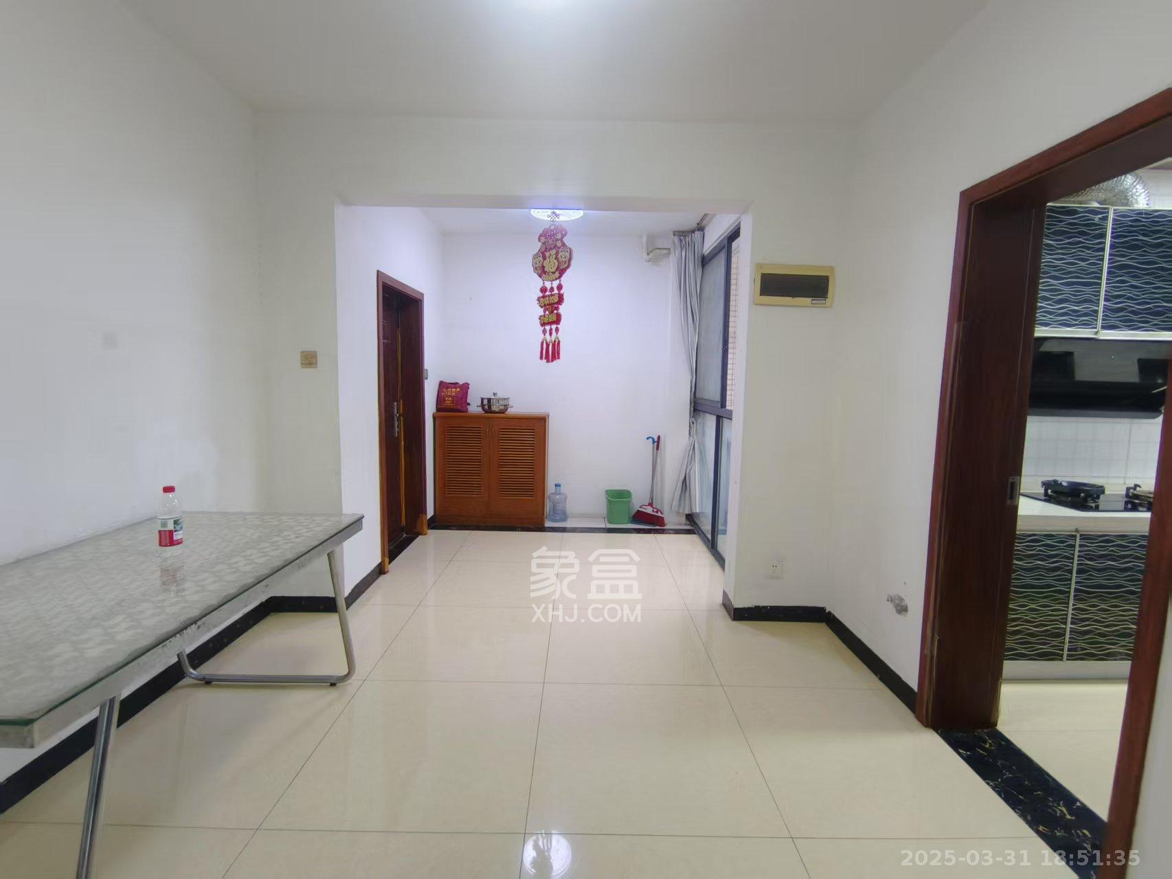 钱隆学府一、二期  3室2厅1卫   2300.00元/月室内图