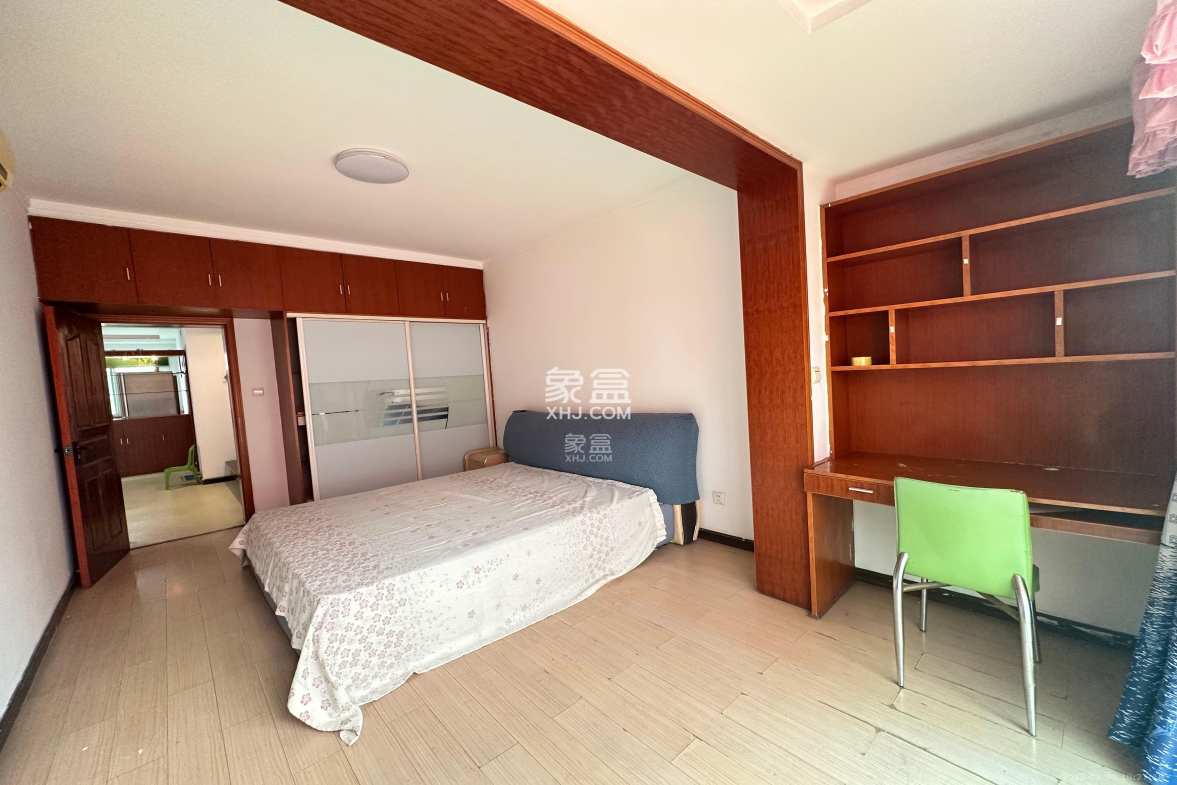 中南汽车世界 2室2厅1卫 1300.0元/月 中南汽车世界 2室2厅1卫 1300.0元/月室内图