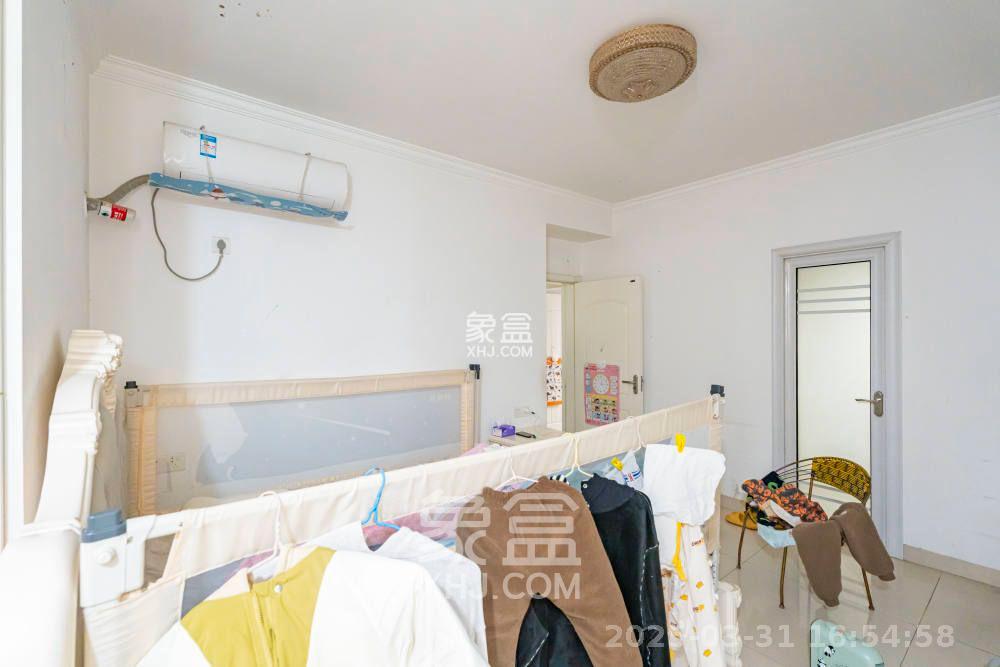 维一星城原山苑  4室2厅2卫    2700.0元/月室内图