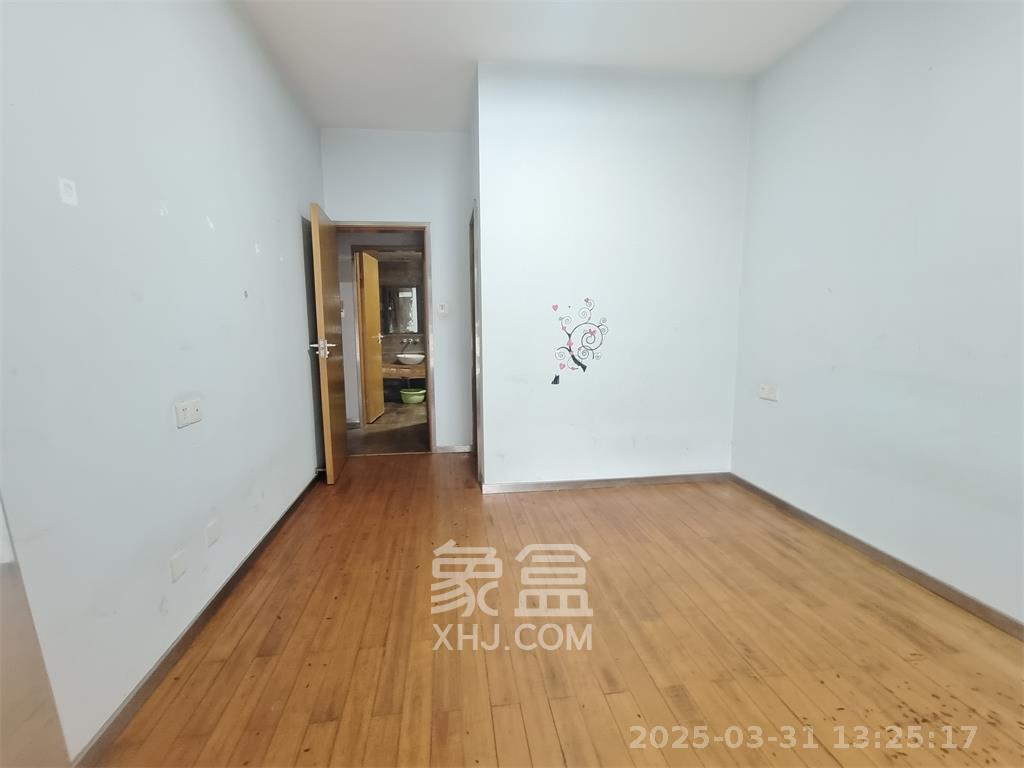 阳光100一期、四五期  3室2厅1卫   2300.00元/月室内图