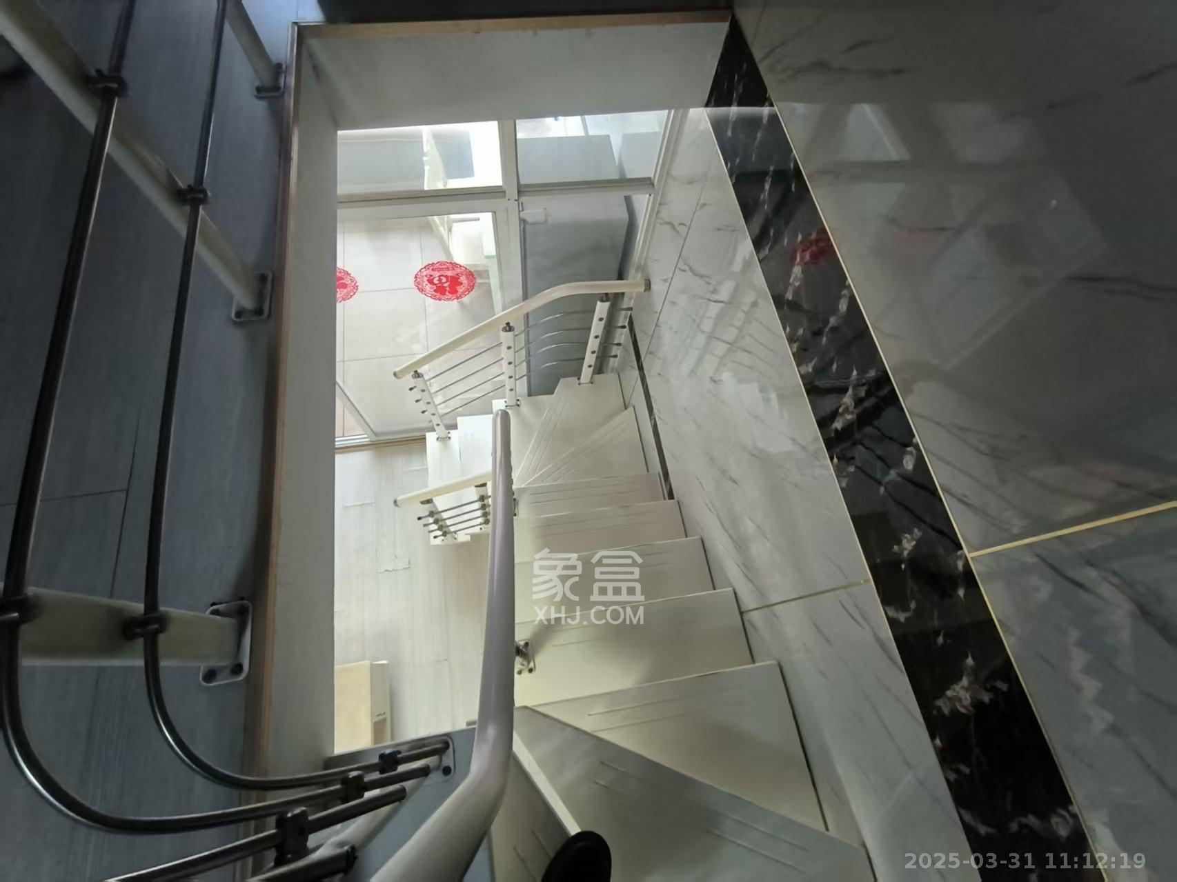 金色loft(鑫秋大厦) 2室2厅1卫 1800.0元/月 金色loft(鑫秋大厦) 2室2厅1卫 1800.0元/月室内图