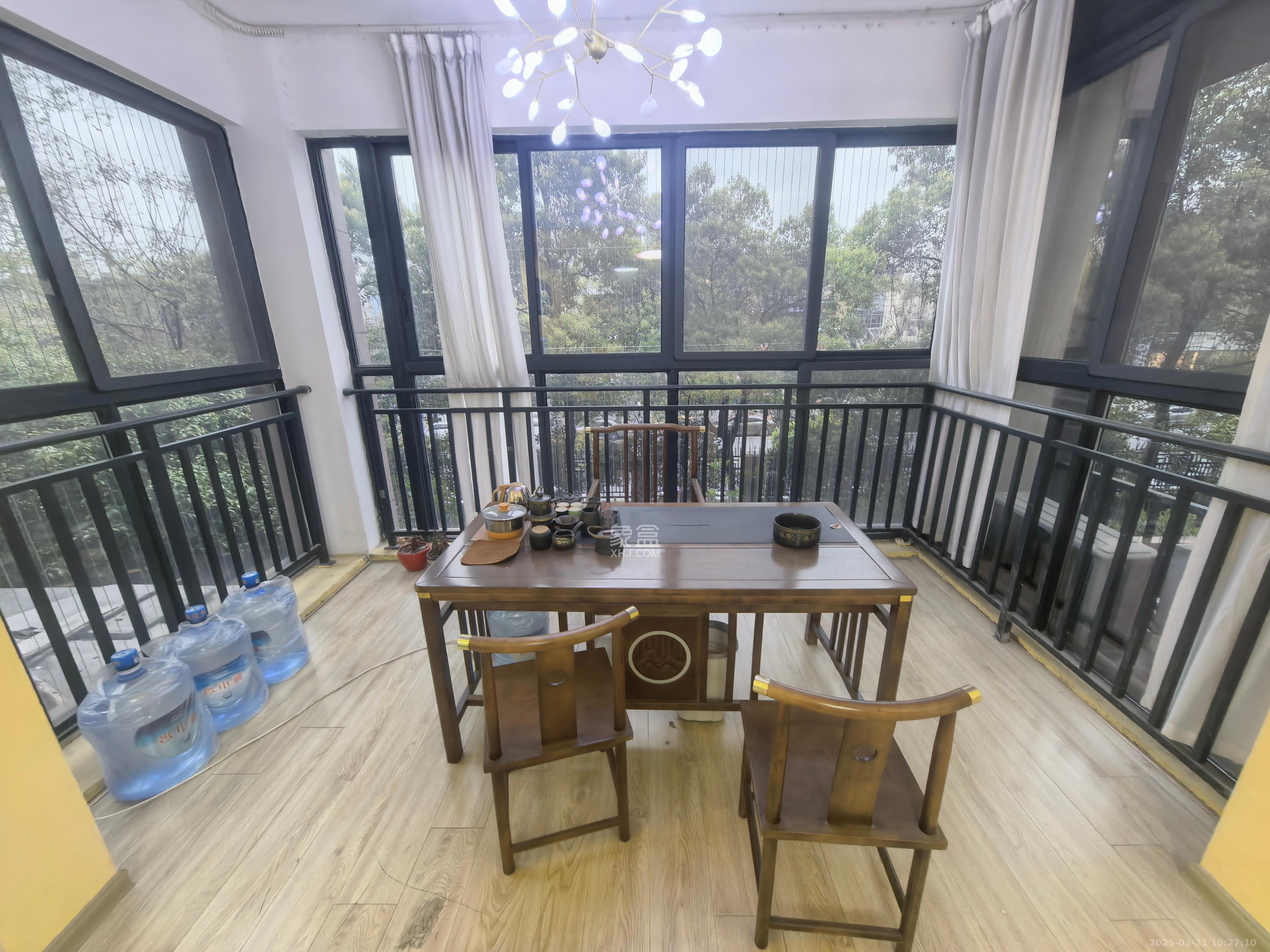 中建梅溪湖中心  1室3厅1卫    5500.0元/月室内图