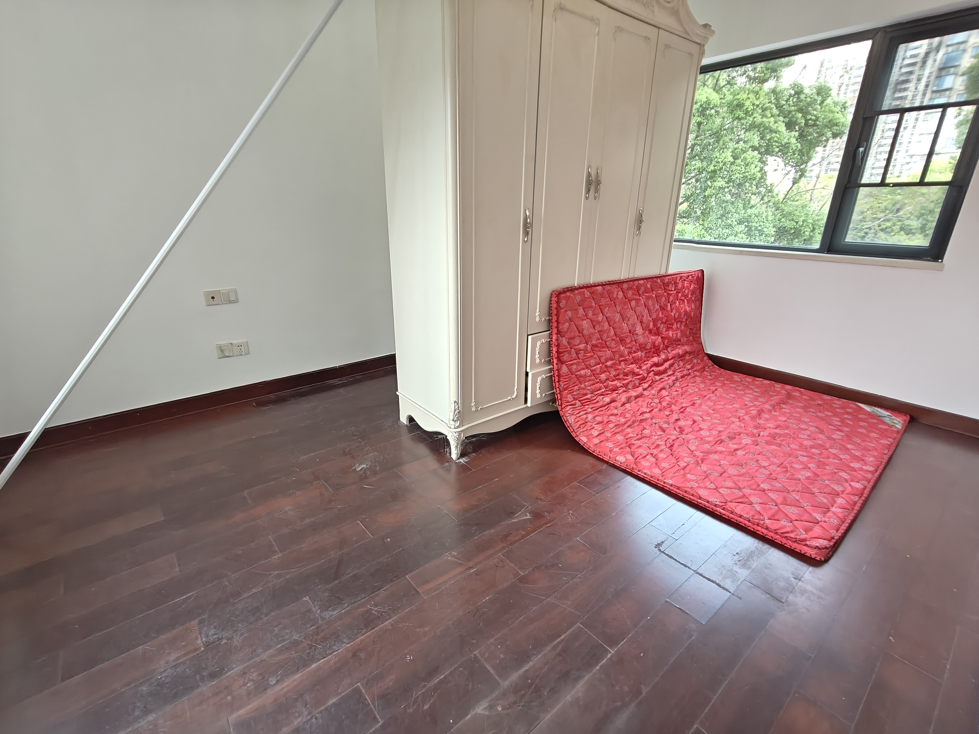 恒大华府 3室2厅2卫 2000.0元/月 恒大华府 3室2厅2卫 2000.0元/月室内图