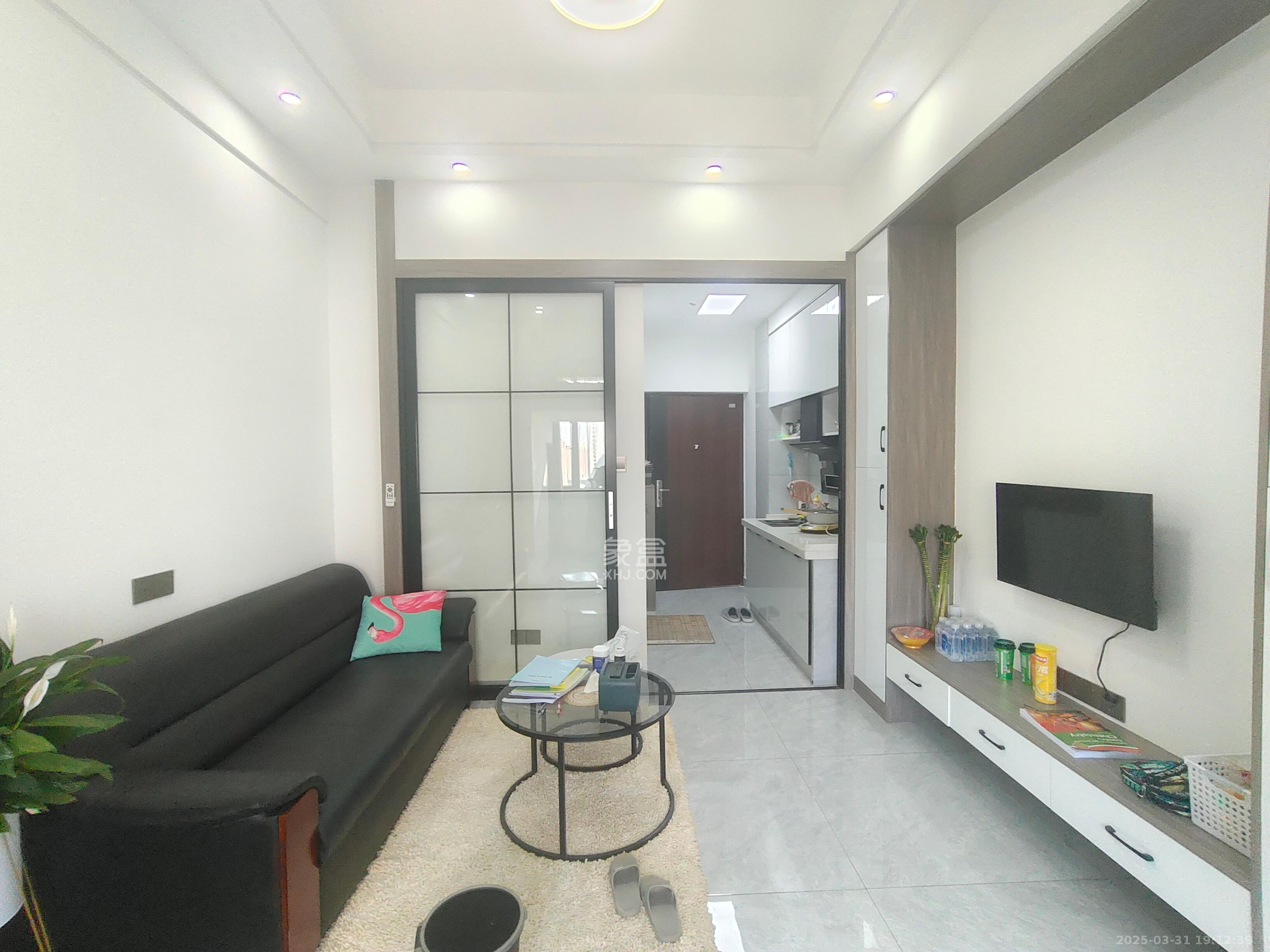 日盛湖湘花苑 1室1厅1卫 1300.0元/月 日盛湖湘花苑 1室1厅1卫 1300.0元/月室内图