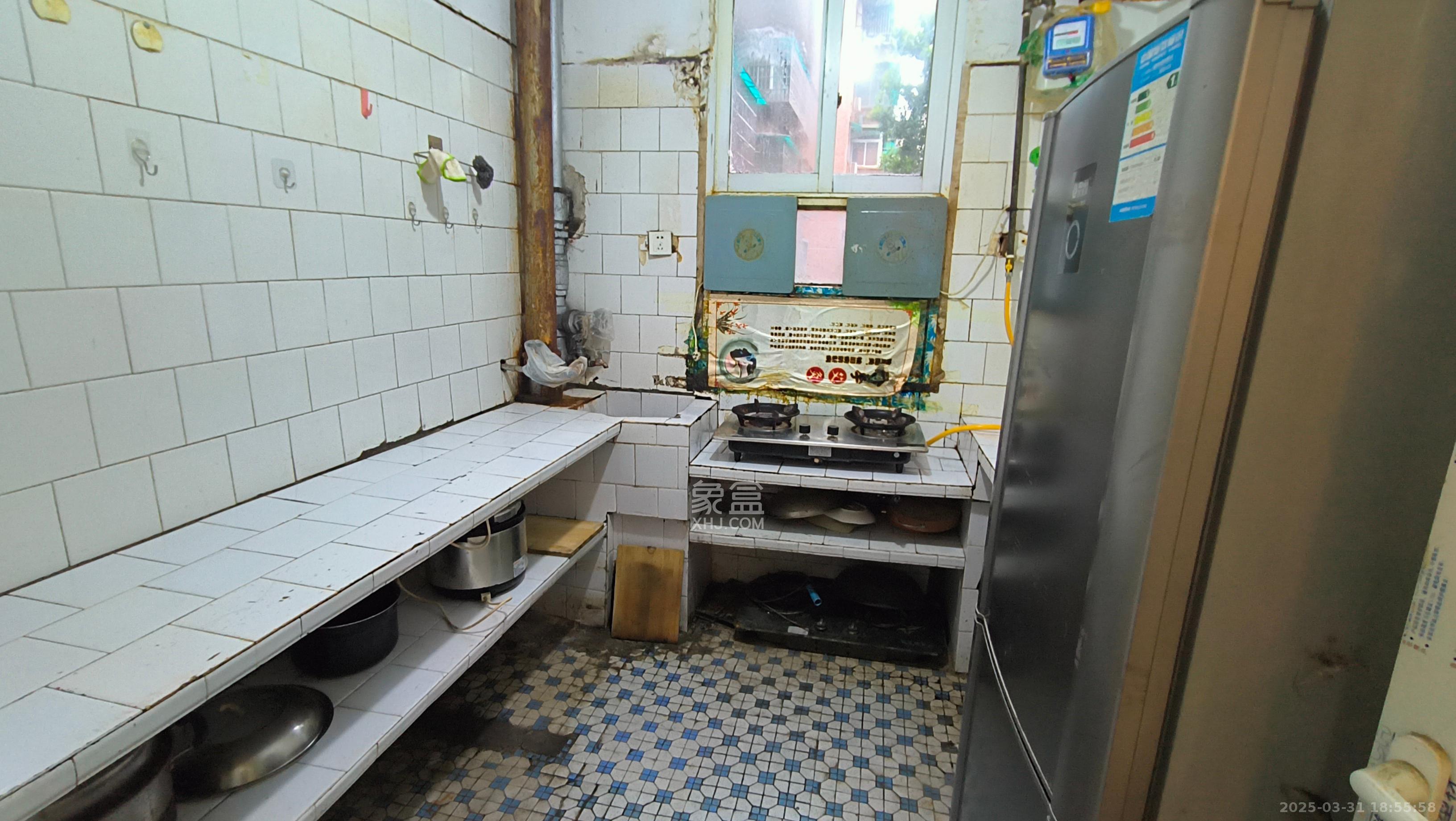 红旗区四片  3室1厅1卫    2500.0元/月 红旗区四片  3室1厅1卫    2500.0元/月室内图