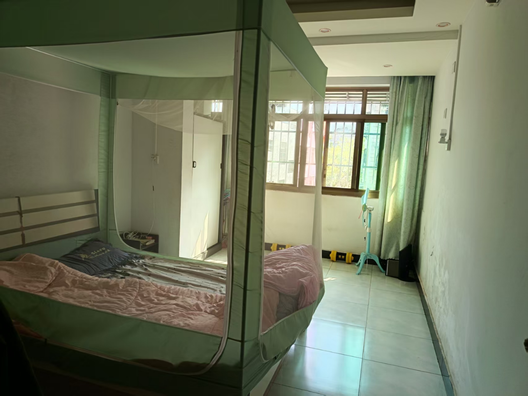 银湘公寓 2室2厅1卫 72.6万 银湘公寓 2室2厅1卫 72.6万卧室