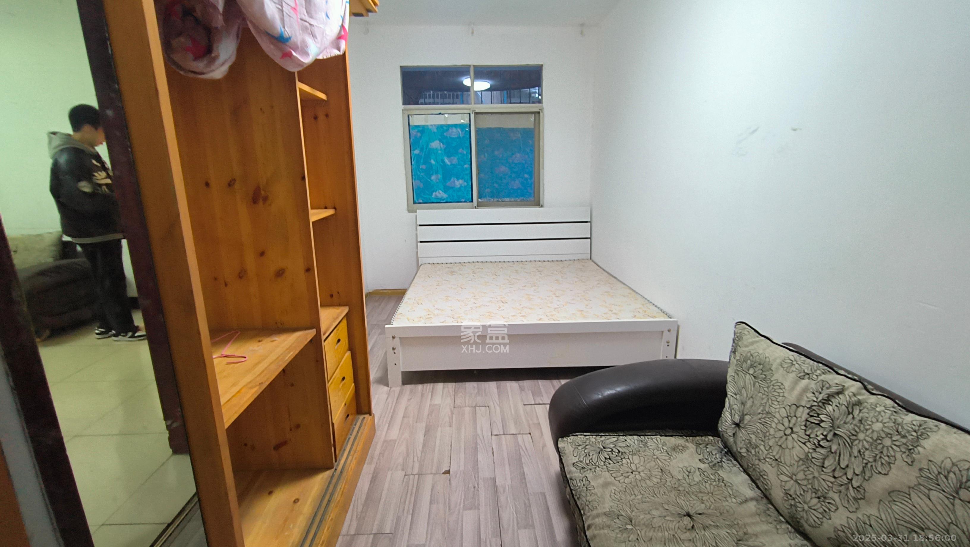 红旗区四片  3室1厅1卫    2500.0元/月室内图