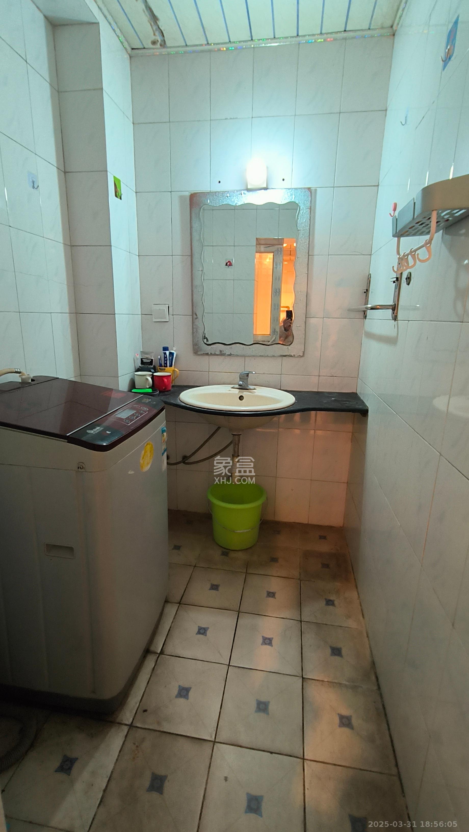 红旗区四片  3室1厅1卫    2500.0元/月 红旗区四片  3室1厅1卫    2500.0元/月室内图