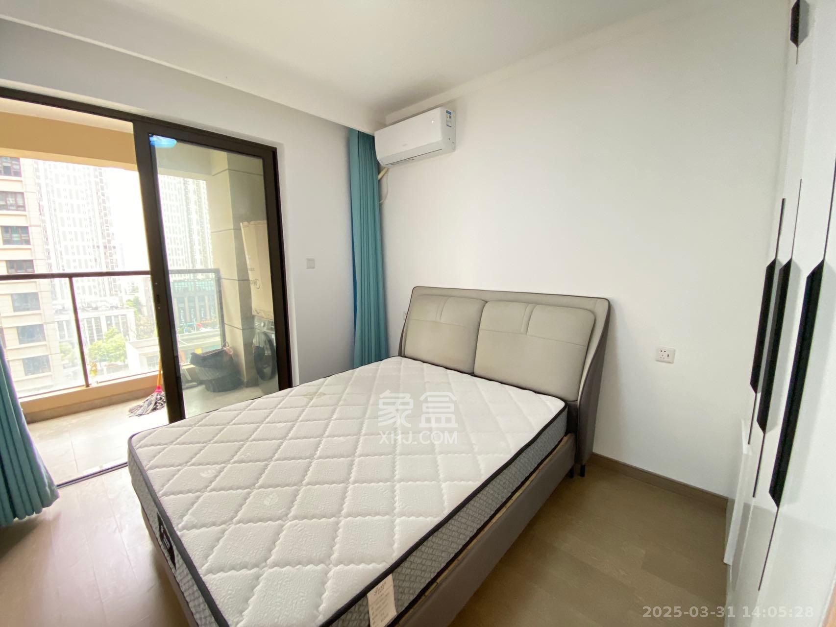 龙湖铂金中心(龙湖春江郦城) 3室2厅2卫 4300.0元/月 龙湖铂金中心(龙湖春江郦城) 3室2厅2卫 4300.0元/月室内图