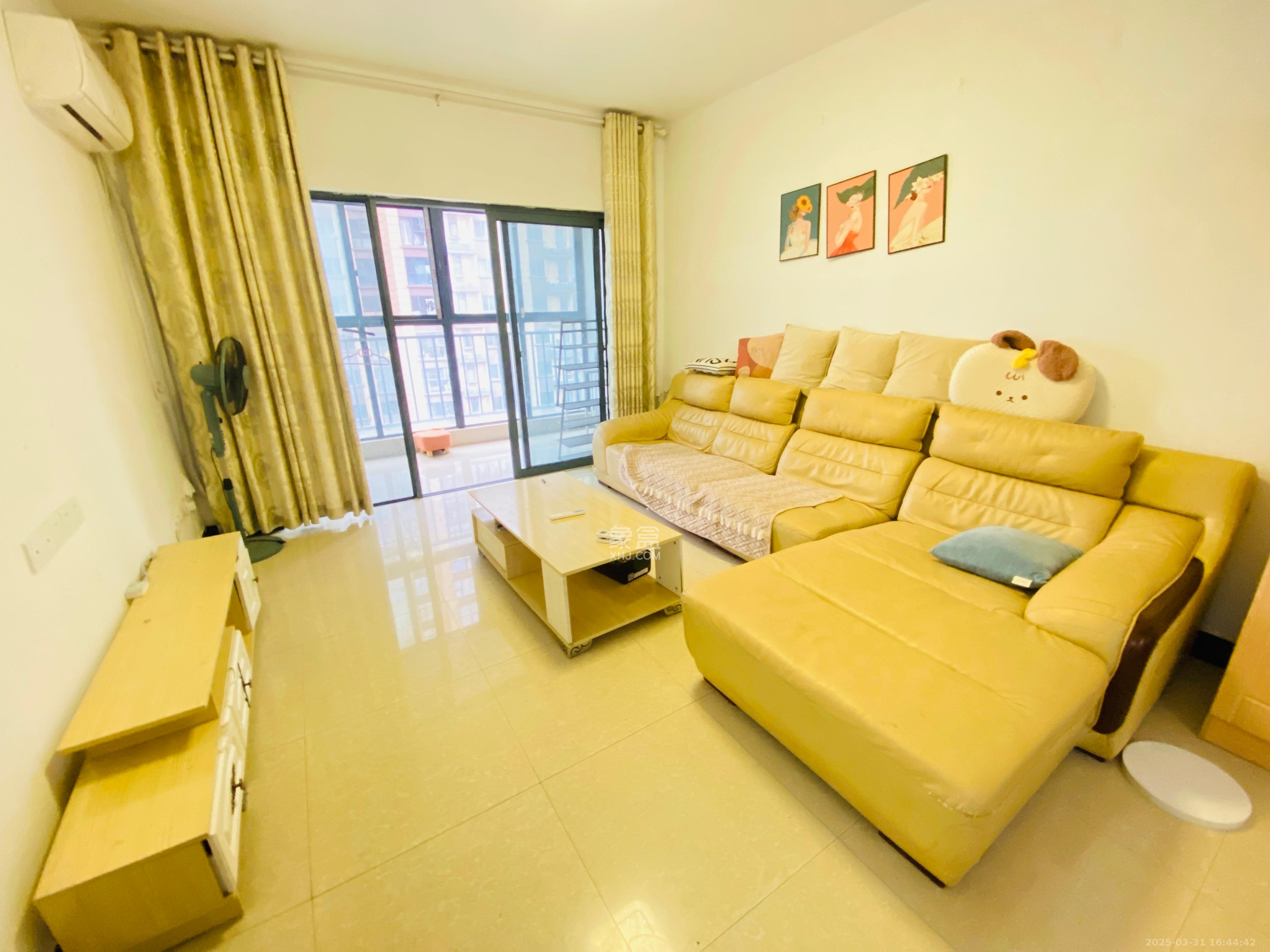 荣盛花语书苑 3室2厅1卫 2300.0元/月 荣盛花语书苑 3室2厅1卫 2300.0元/月室内图