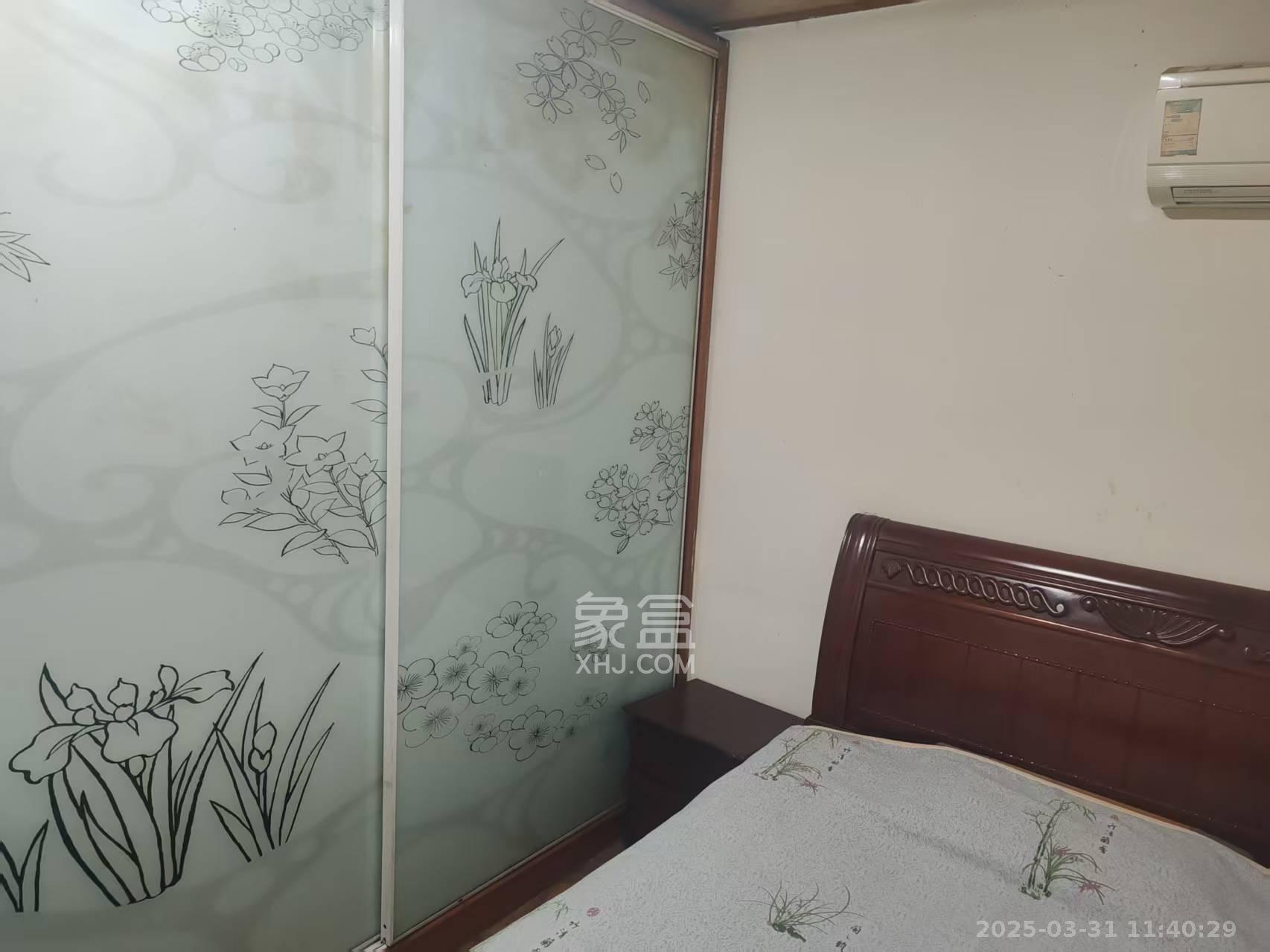 湘银公寓 3室2厅2卫 2100.0元/月 湘银公寓 3室2厅2卫 2100.0元/月室内图