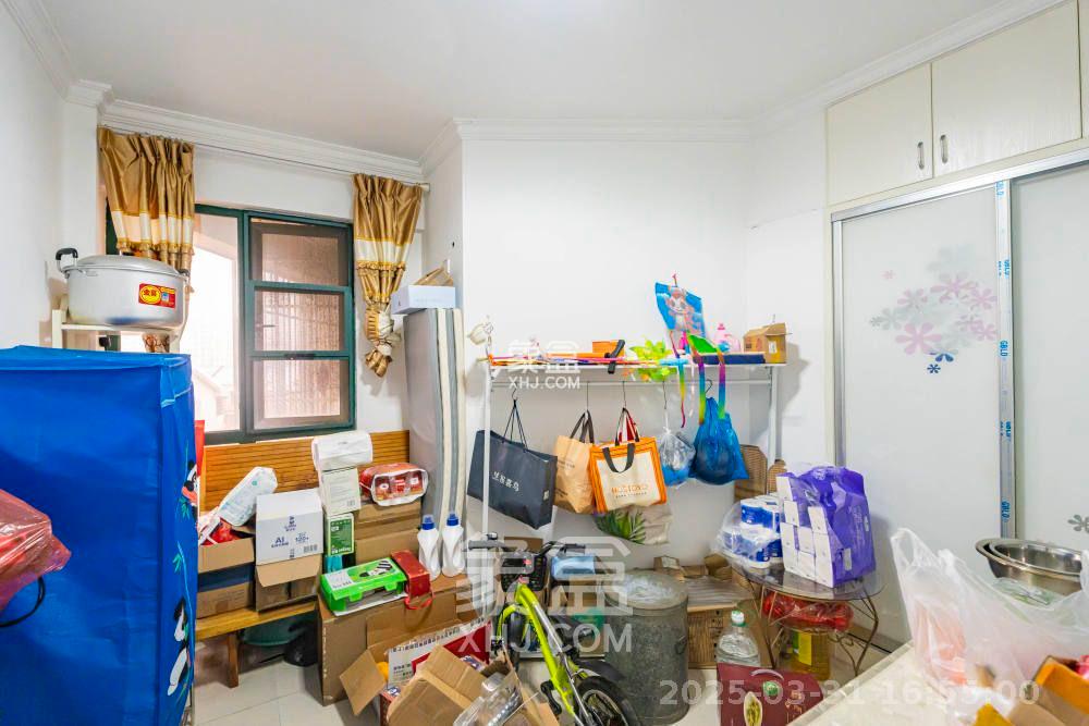 维一星城原山苑 4室2厅2卫 2700.0元/月 维一星城原山苑 4室2厅2卫 2700.0元/月室内图