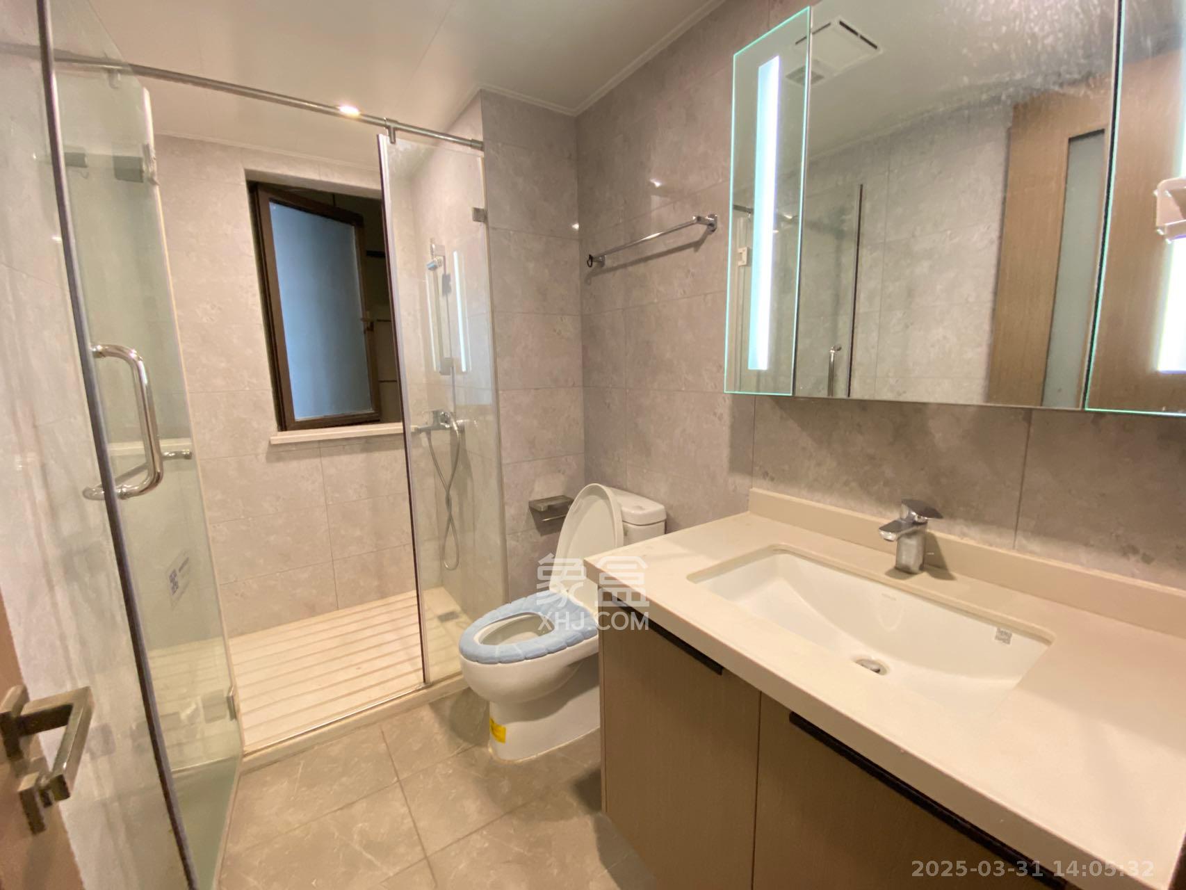 龙湖铂金中心(龙湖春江郦城) 3室2厅2卫 4300.0元/月 龙湖铂金中心(龙湖春江郦城) 3室2厅2卫 4300.0元/月室内图