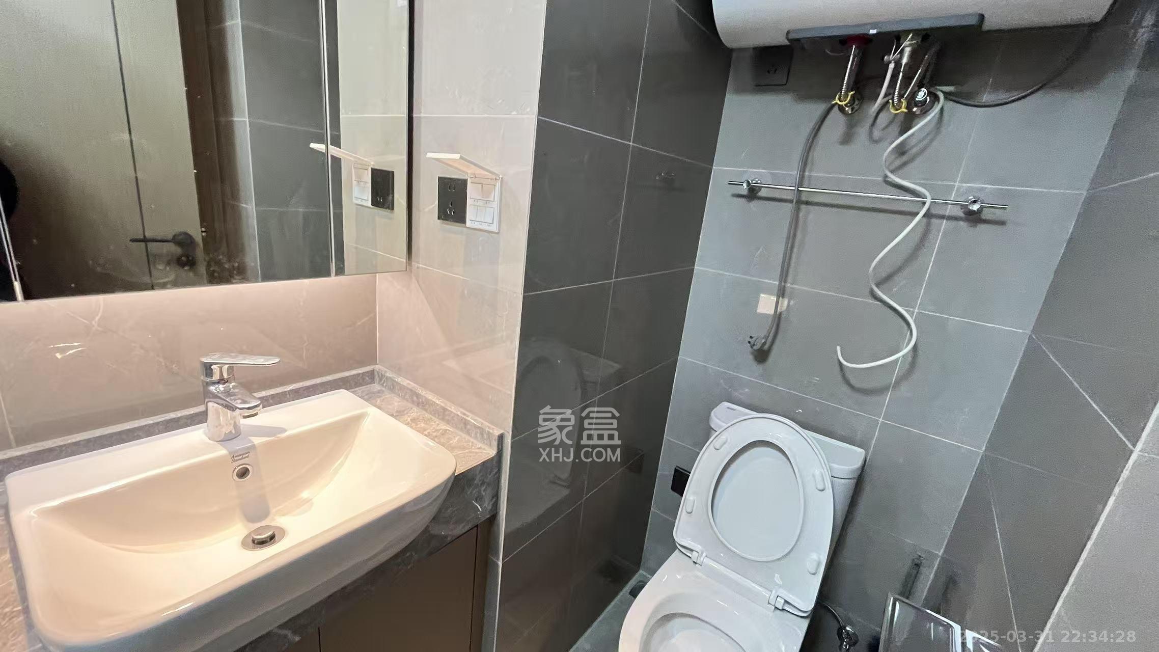 清水小区(浪琴湾清水小区) 1室1厅1卫 800.0元/月 清水小区(浪琴湾清水小区) 1室1厅1卫 800.0元/月室内图