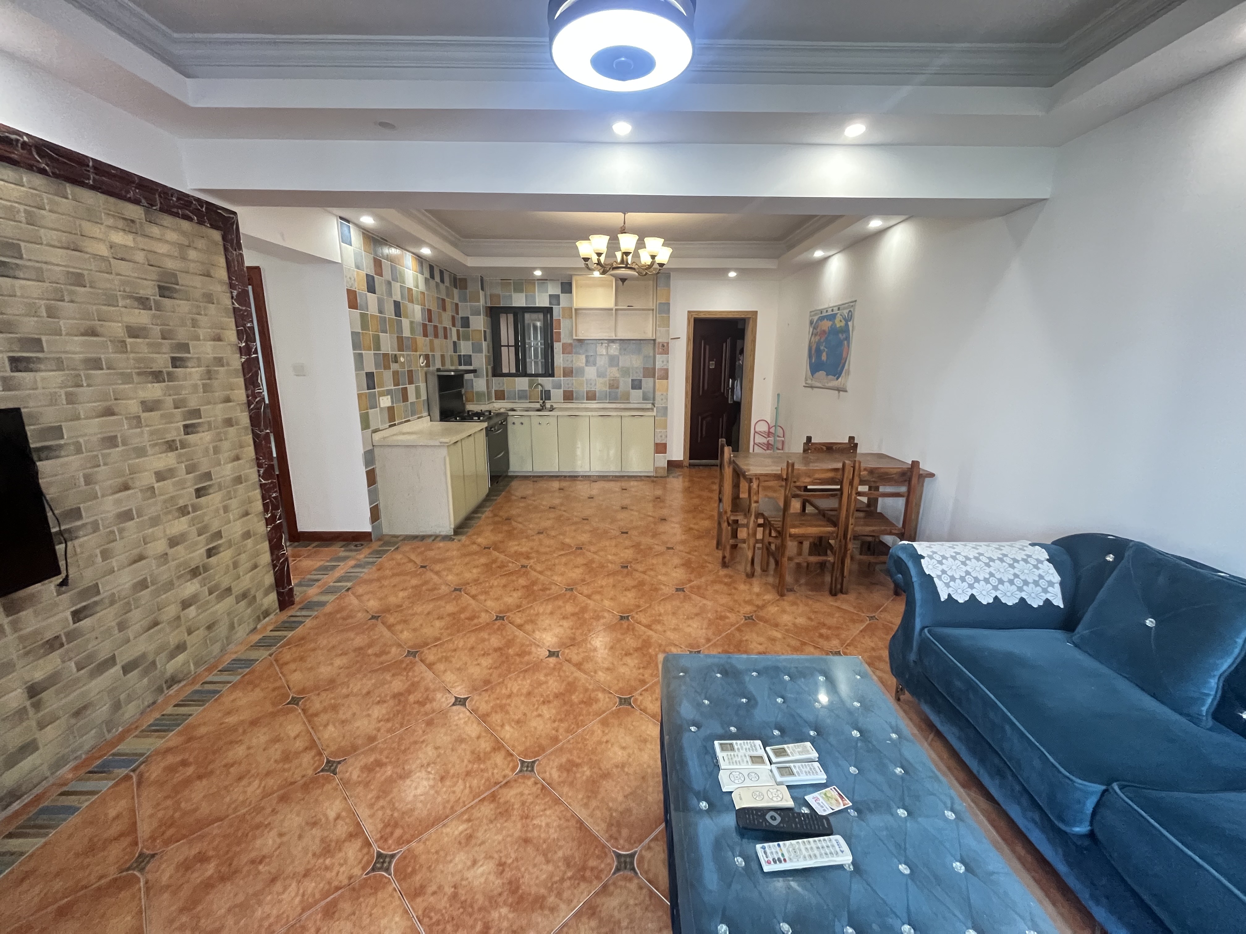 新宏基大厦 3室2厅2卫 110.0万 新宏基大厦 3室2厅2卫 110.0万客厅