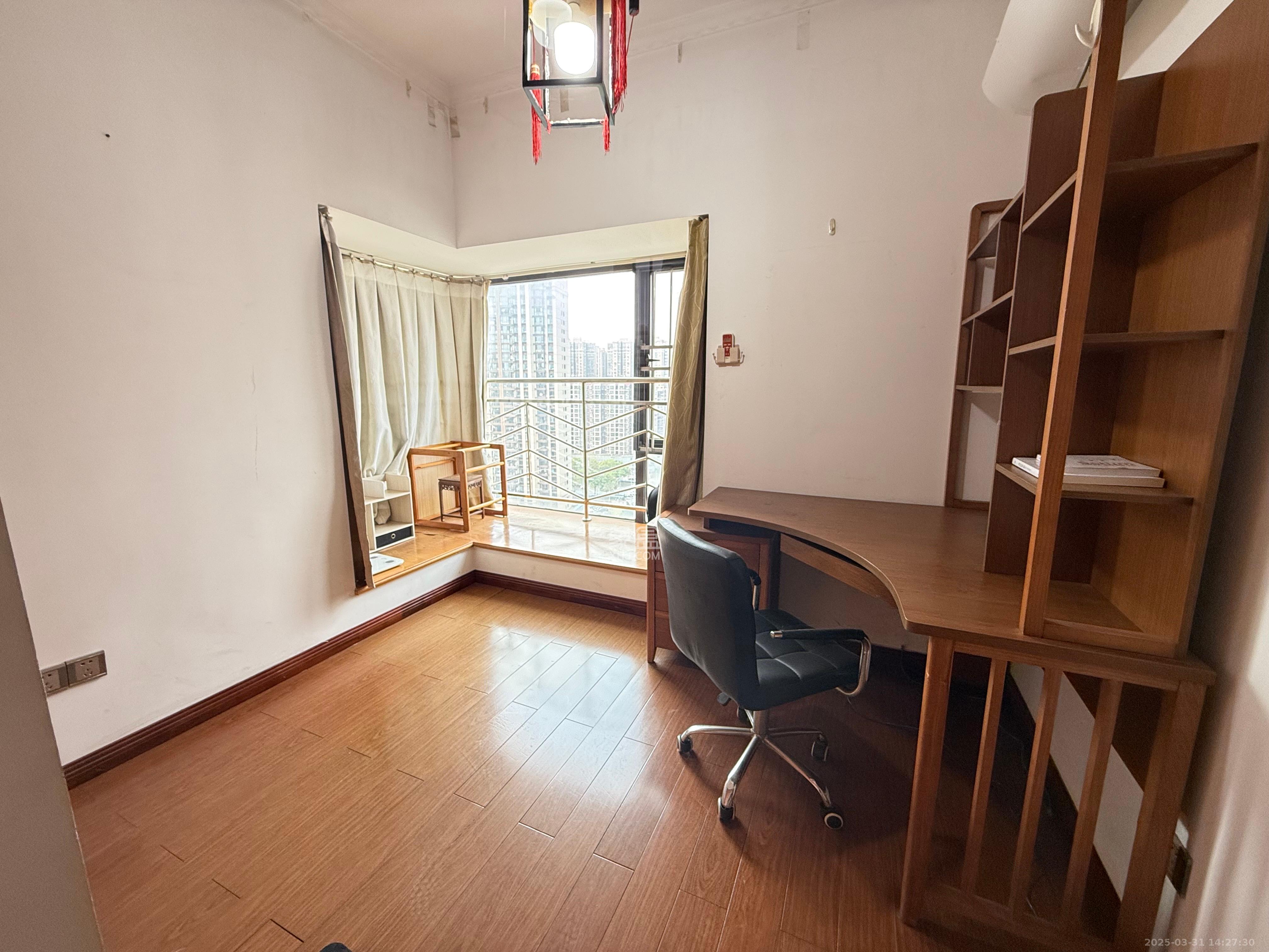 幸福里润城(幸福里二期) 3室2厅1卫 2500.0元/月 幸福里润城(幸福里二期) 3室2厅1卫 2500.0元/月室内图