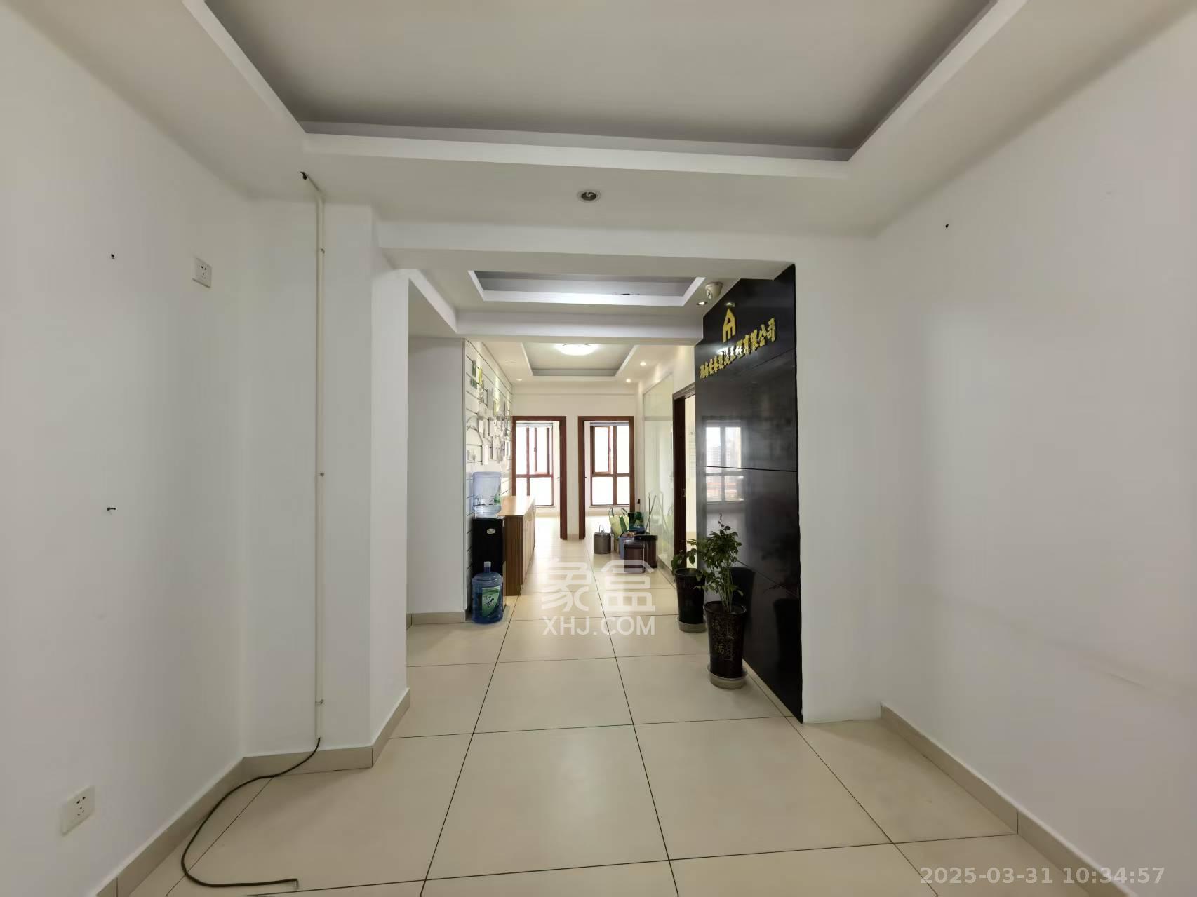 中城丽景香山园 6室2厅2卫 4500.0元/月 中城丽景香山园 6室2厅2卫 4500.0元/月室内图