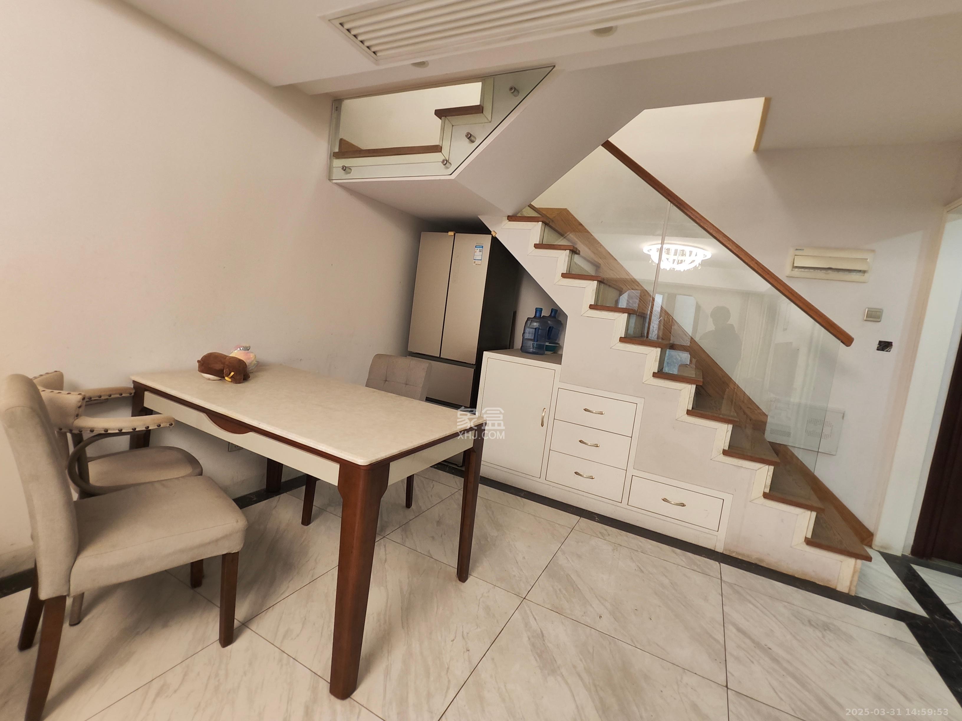 保利城(中航城国际社区、郡原美村) 4室2厅2卫 2300.0元/月 保利城(中航城国际社区、郡原美村) 4室2厅2卫 2300.0元/月室内图