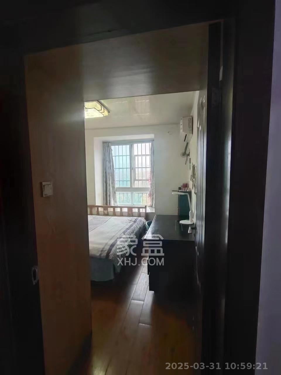 山水湾 3室2厅1卫 1600.0元/月 山水湾 3室2厅1卫 1600.0元/月室内图