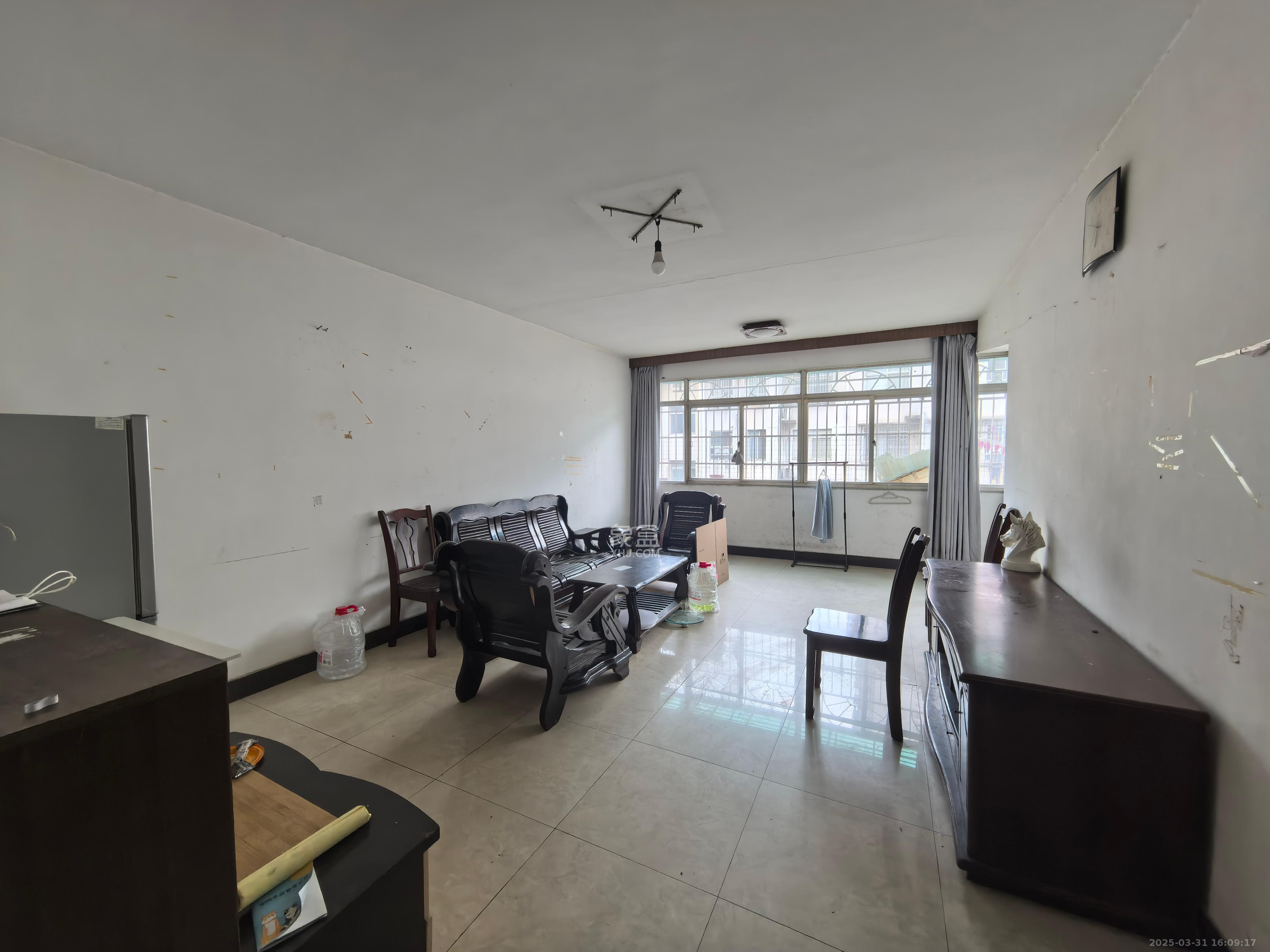 大吉小区 2室2厅1卫 1300.0元/月 大吉小区 2室2厅1卫 1300.0元/月室内图