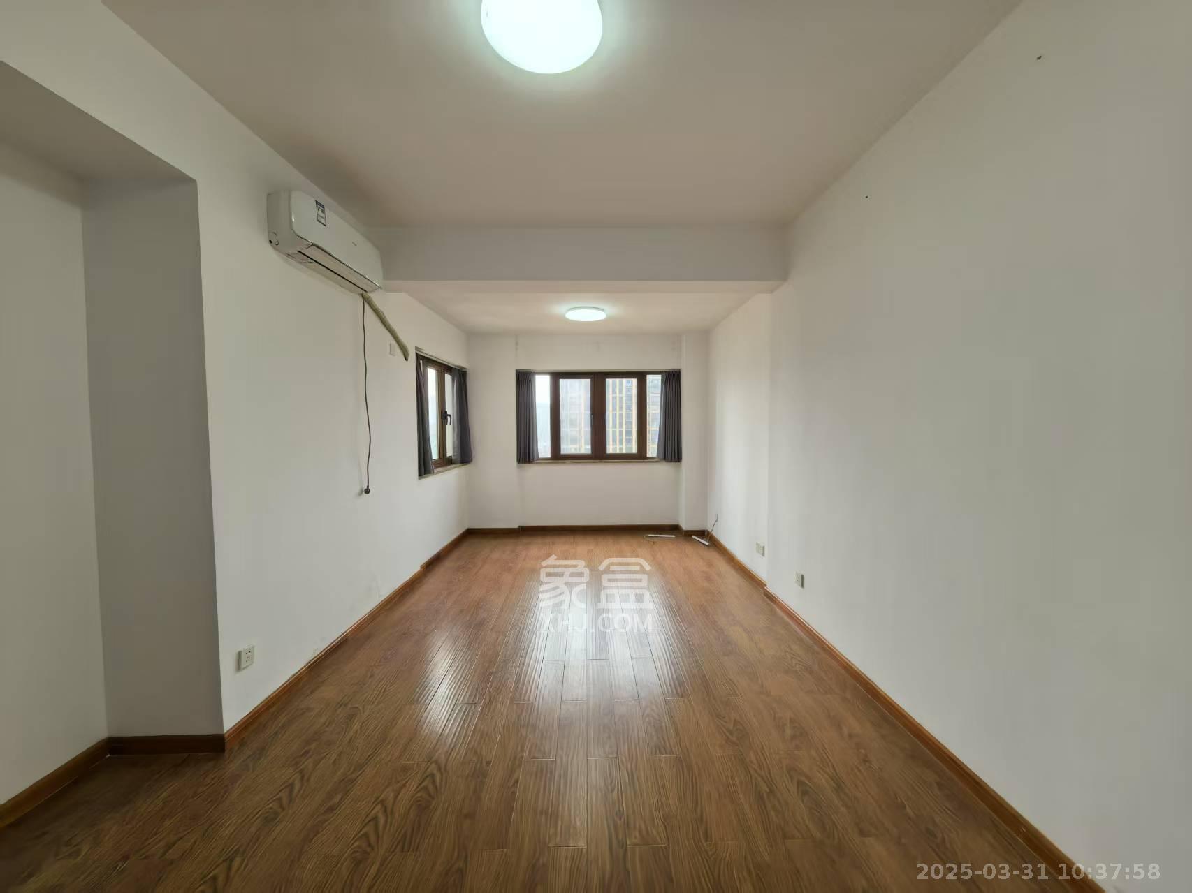 中城丽景香山园  6室2厅2卫    4500.0元/月 中城丽景香山园  6室2厅2卫    4500.0元/月室内图