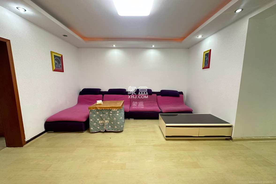 中南汽车世界 2室2厅1卫 1300.0元/月 中南汽车世界 2室2厅1卫 1300.0元/月室内图