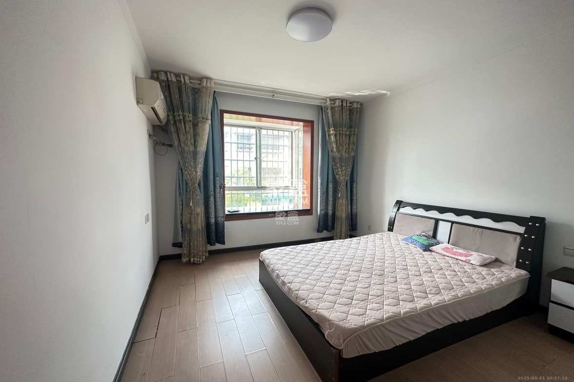 中南汽车世界 2室2厅1卫 1300.0元/月 中南汽车世界 2室2厅1卫 1300.0元/月室内图