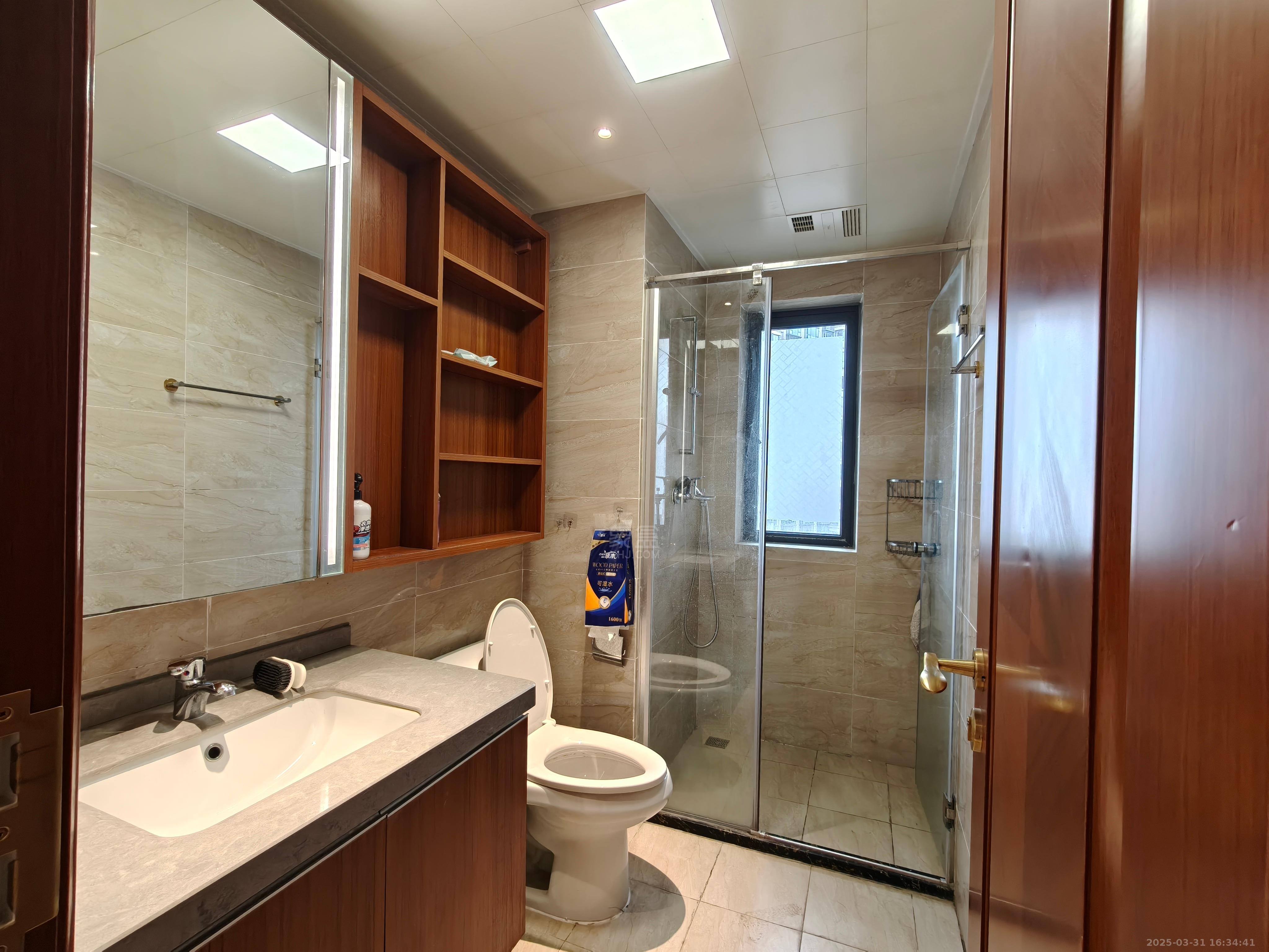 恒大华府 3室2厅2卫 2400.0元/月 恒大华府 3室2厅2卫 2400.0元/月室内图