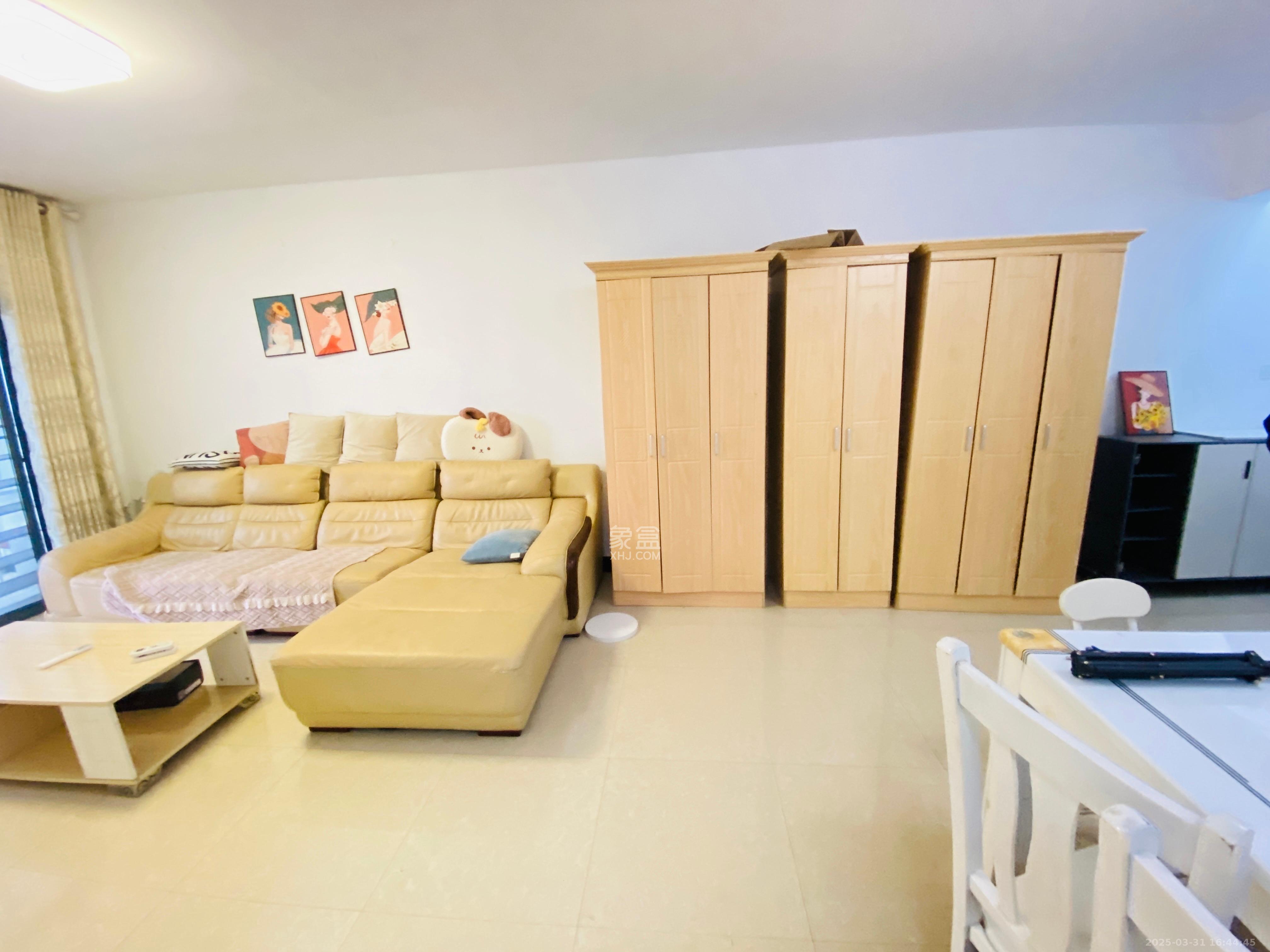 荣盛花语书苑 3室2厅1卫 2300.0元/月 荣盛花语书苑 3室2厅1卫 2300.0元/月室内图