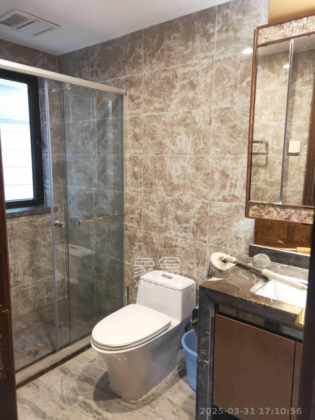 恒大御景天下城一期 3室2厅2卫 2600.0元/月 恒大御景天下城一期 3室2厅2卫 2600.0元/月室内图