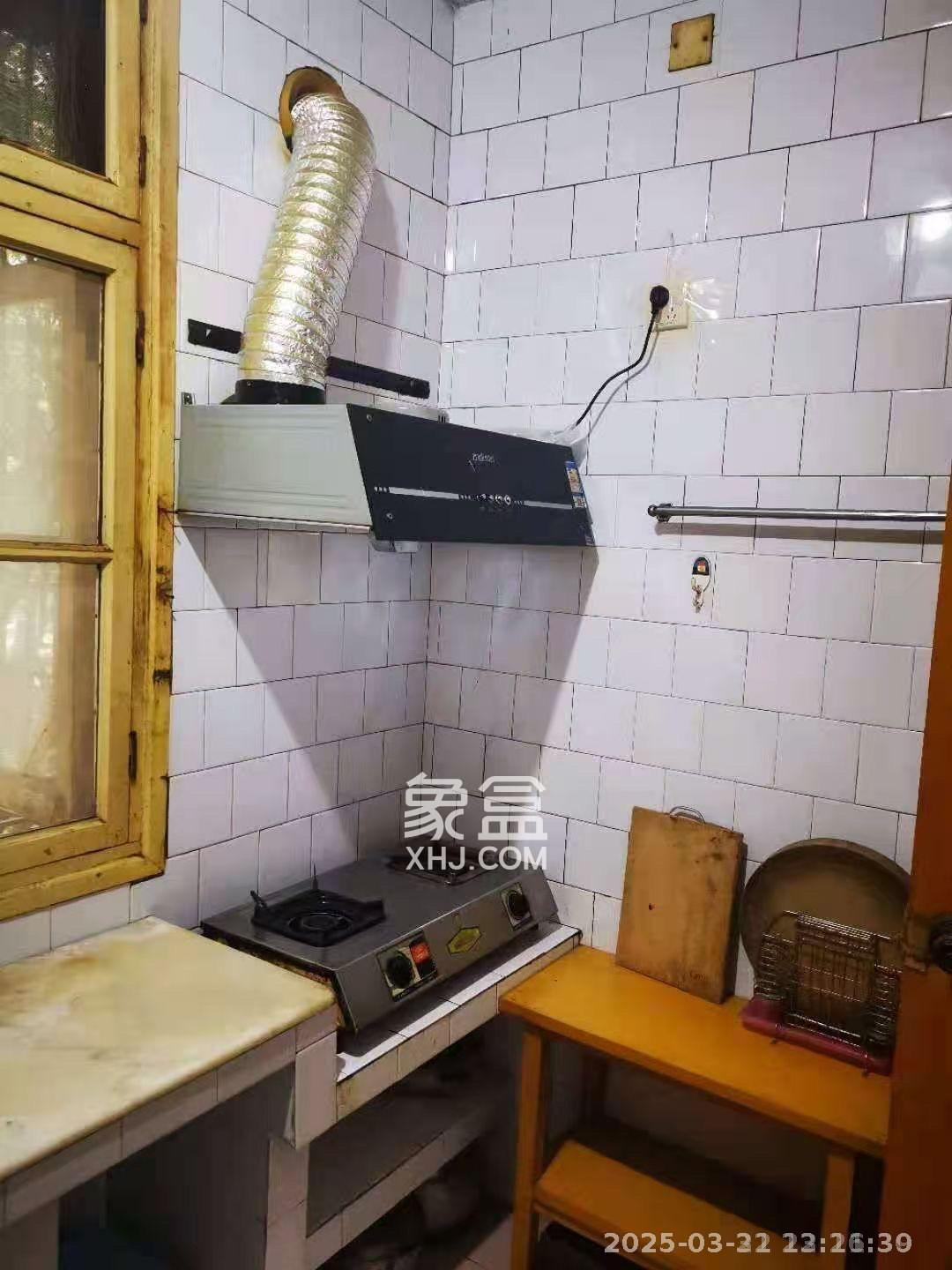 中南家园  2室1厅1卫   1300.00元/月室内图