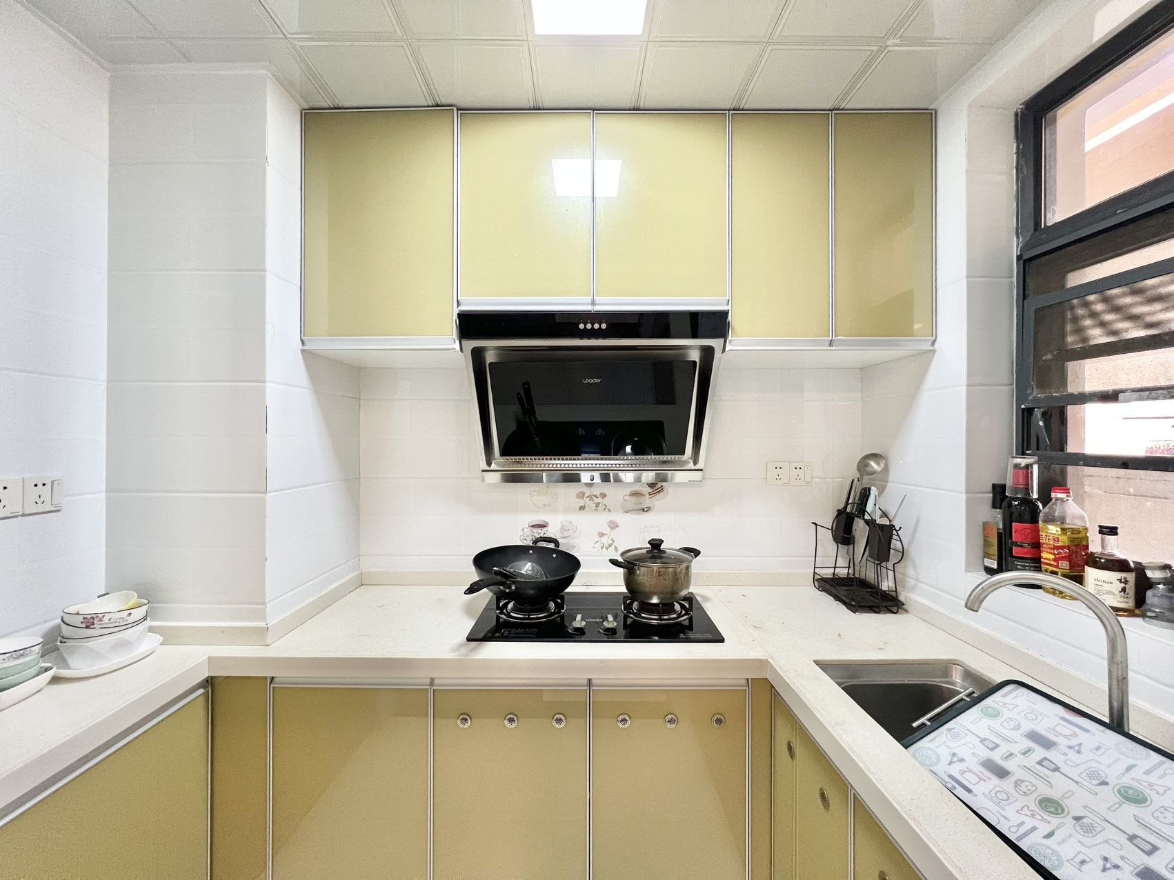 万达广场骏豪仕家(万达公馆) 3室2厅2卫 2700.0元/月 万达广场骏豪仕家(万达公馆) 3室2厅2卫 2700.0元/月室内图