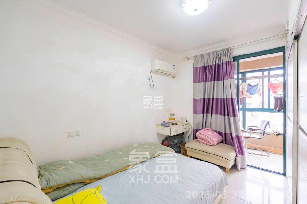 维一星城原山苑  4室2厅2卫    2700.0元/月室内图