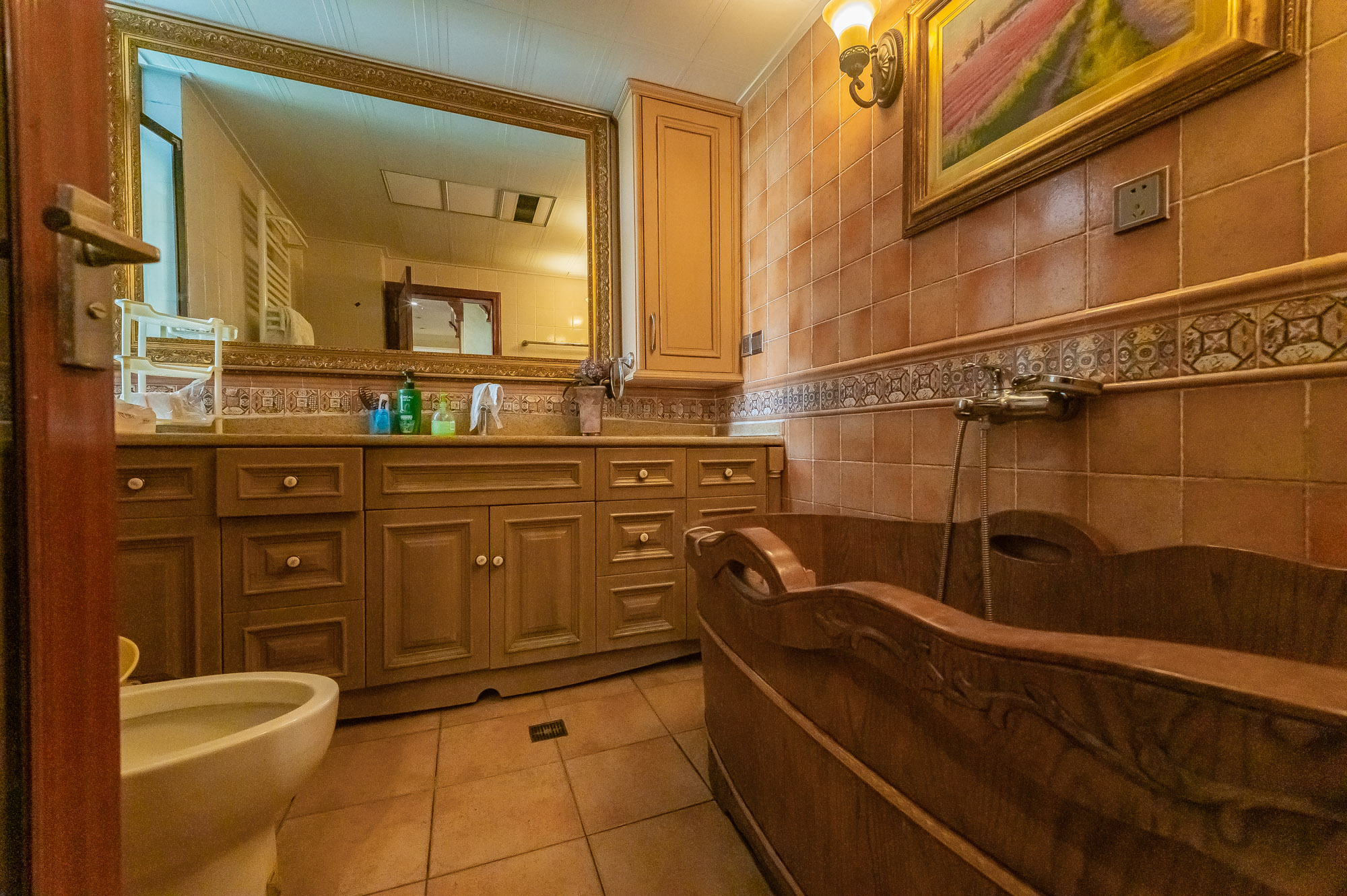 星湖湾一期洋房 4室2厅2卫 148.0万 星湖湾一期洋房 4室2厅2卫 148.0万卫生间