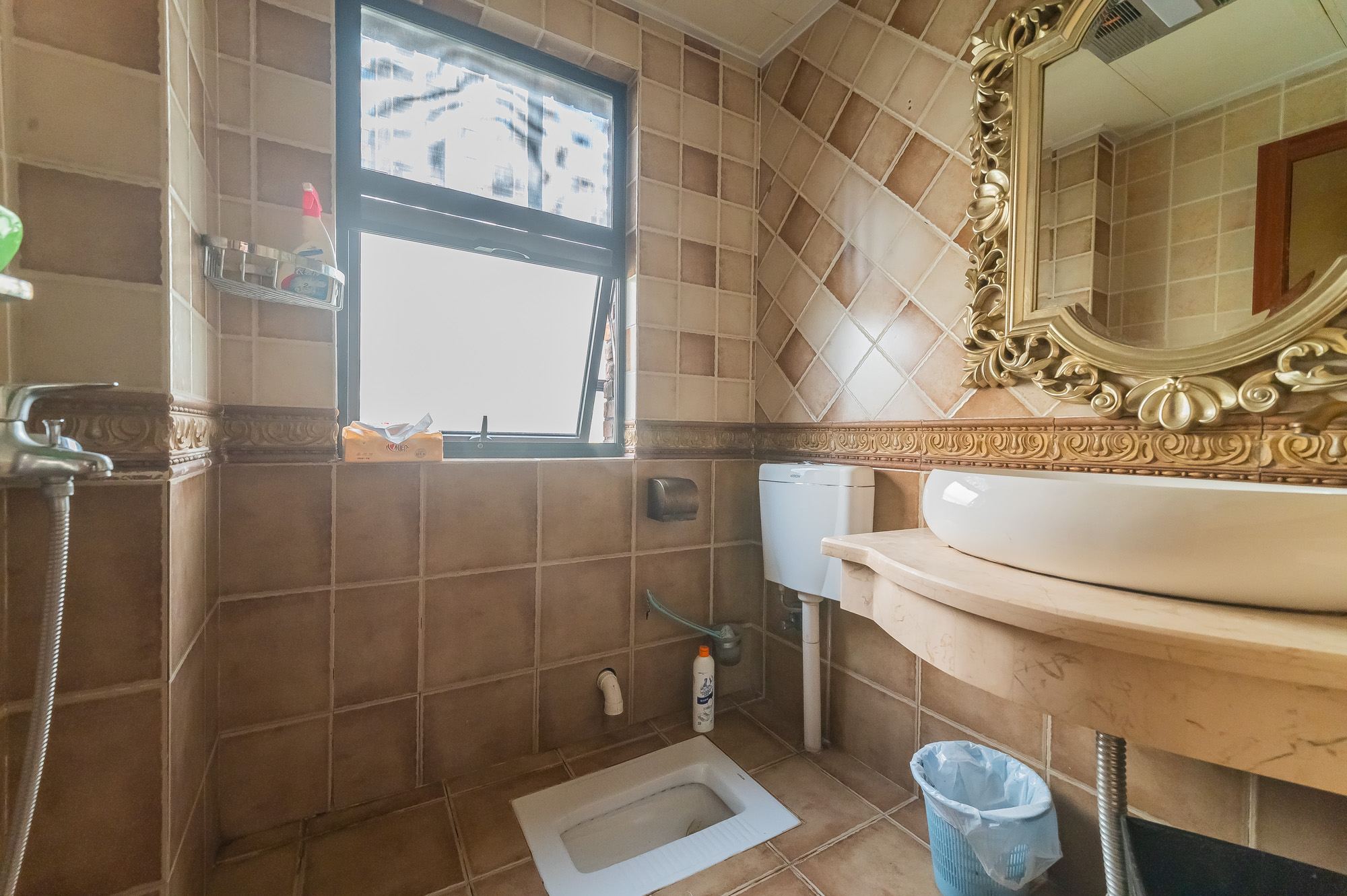 星湖湾一期洋房 4室2厅2卫 148.0万 星湖湾一期洋房 4室2厅2卫 148.0万卫生间