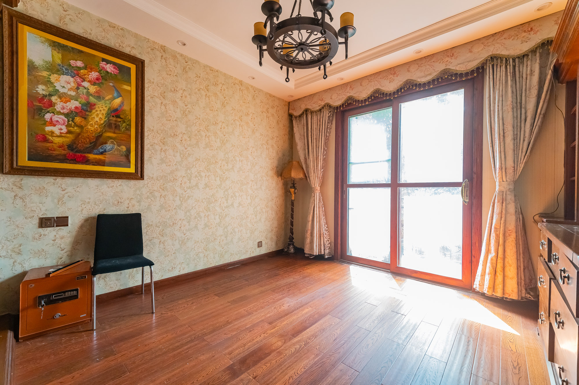 星湖湾一期洋房 4室2厅2卫 148.0万 星湖湾一期洋房 4室2厅2卫 148.0万卧室