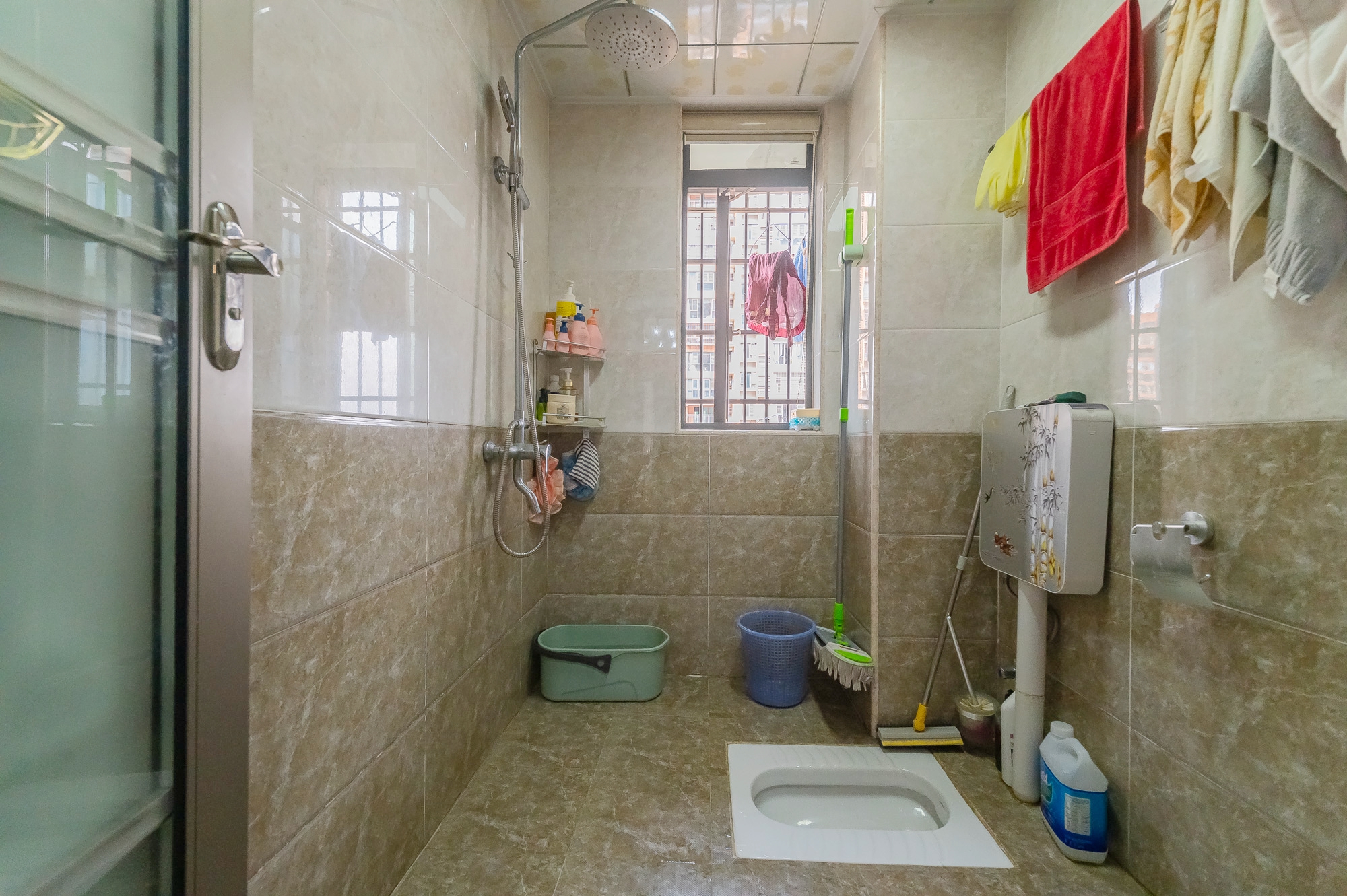 海伦春天  3室2厅2卫    88.0万 海伦春天  3室2厅2卫    88.0万卫生间