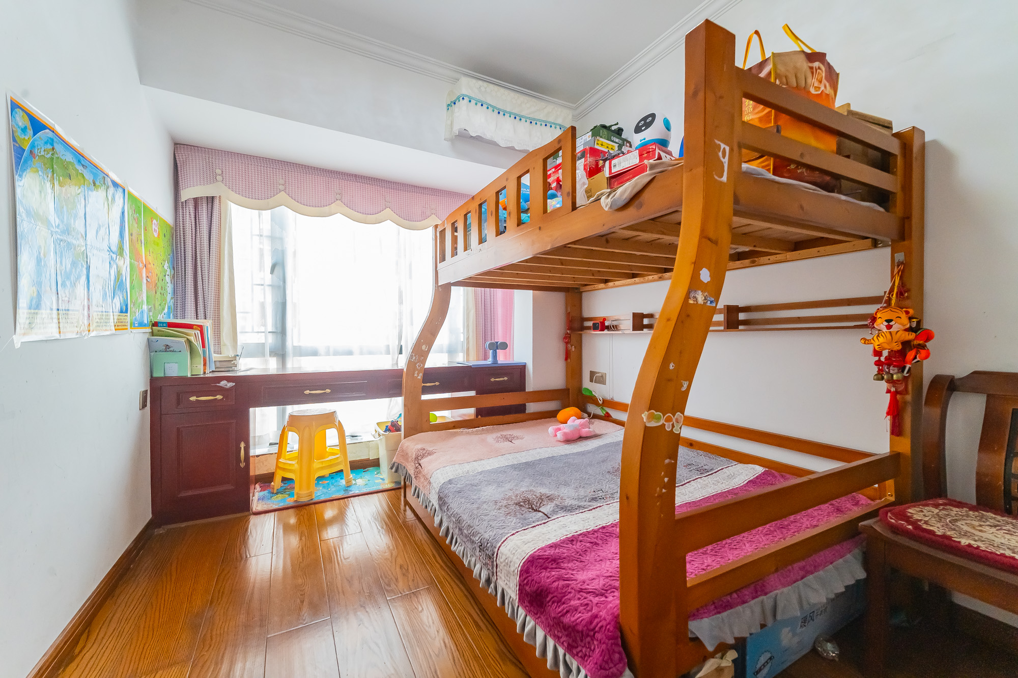 海伦春天  3室2厅2卫    88.0万 海伦春天  3室2厅2卫    88.0万卧室