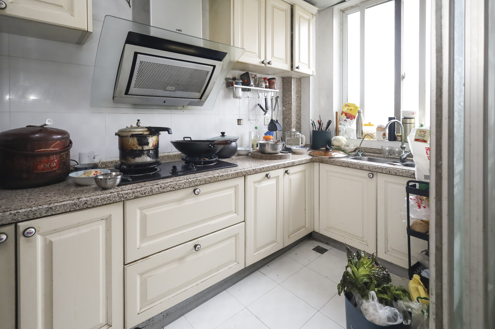 山语城一期  3室2厅2卫    86.0万 山语城一期  3室2厅2卫    86.0万厨房