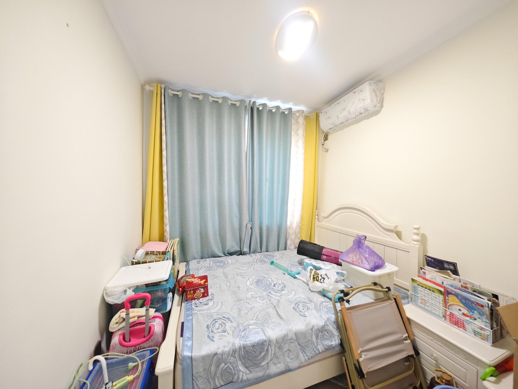 中建嘉和城  3室2厅1卫   98.00万客厅