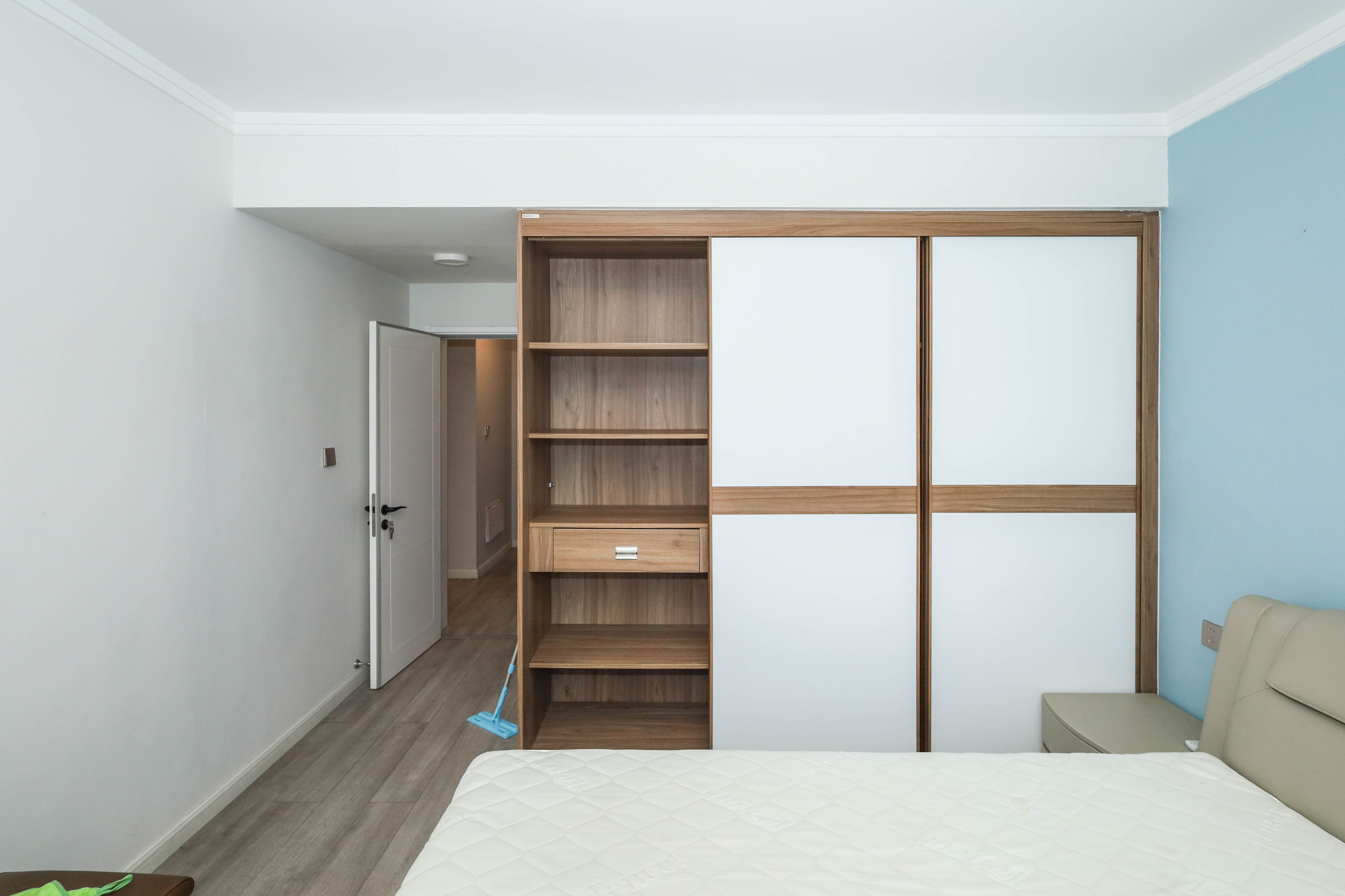 旭辉御府  3室2厅2卫   125.00万卧室