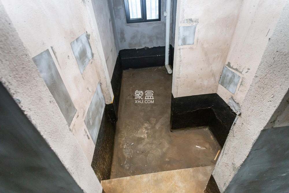 長房潤和湘江玥  5室2廳3衛(wèi)   270.00萬