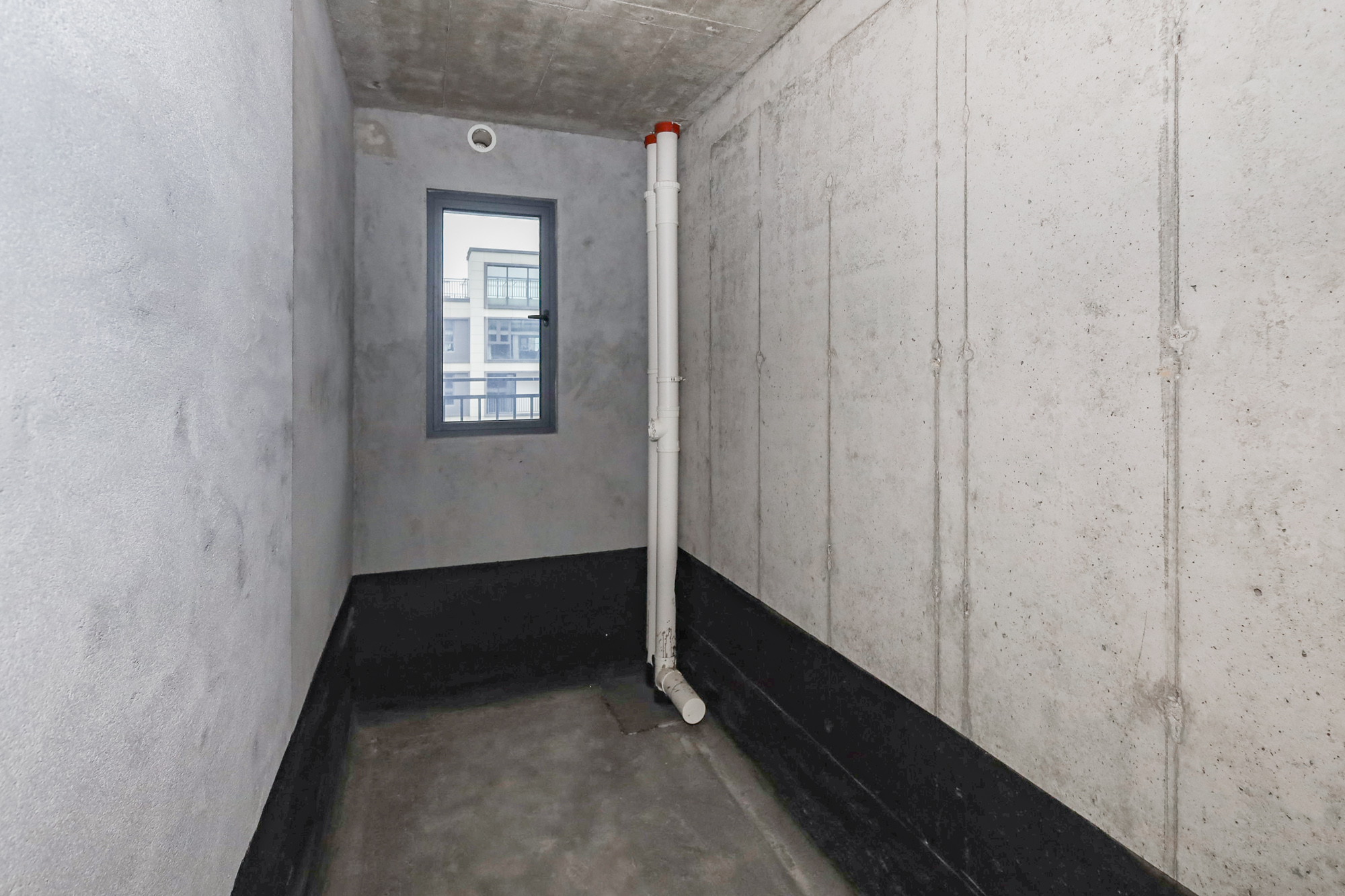 轨道中建麓江府  4室2厅2卫   290.00万卫生间
