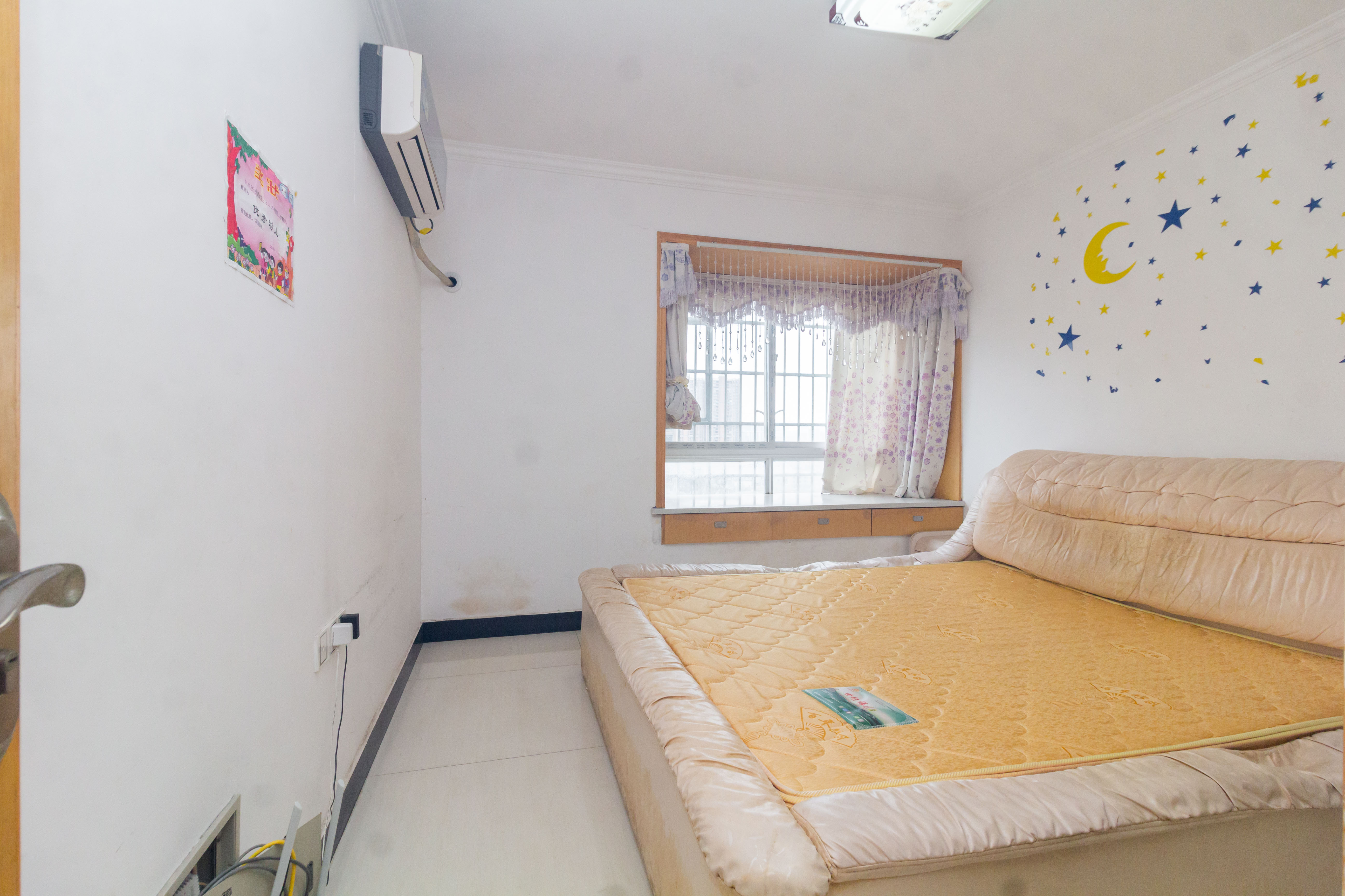 东业苹果社区 2室2厅1卫 39.8万 东业苹果社区 2室2厅1卫 39.8万卧室