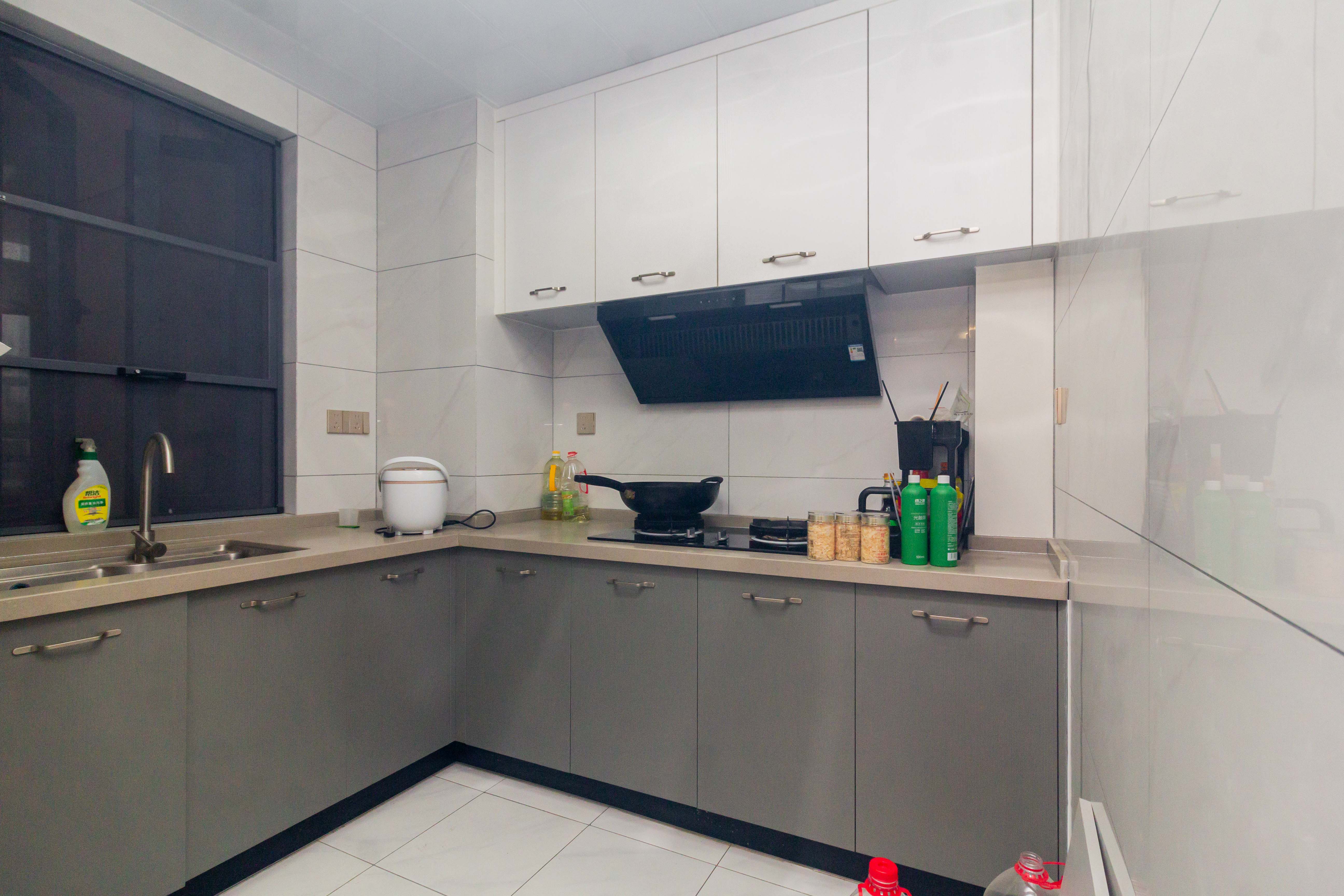 敏捷珑玥府  3室2厅2卫    72.8万 敏捷珑玥府  3室2厅2卫    72.8万厨房