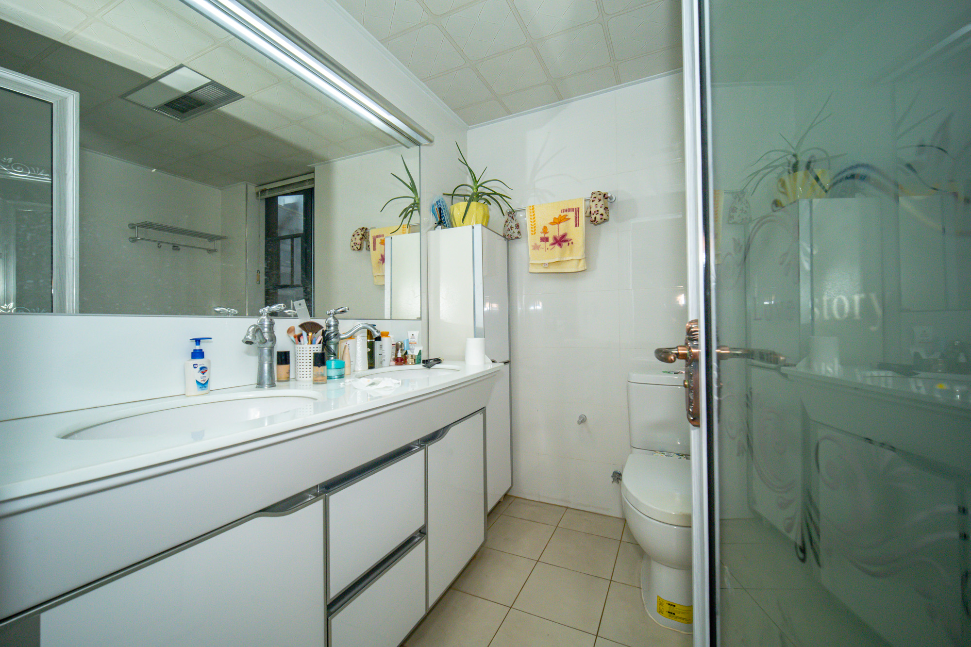 恒基凯旋门一二期  4室2厅2卫    178.0万 恒基凯旋门一二期  4室2厅2卫    178.0万卫生间