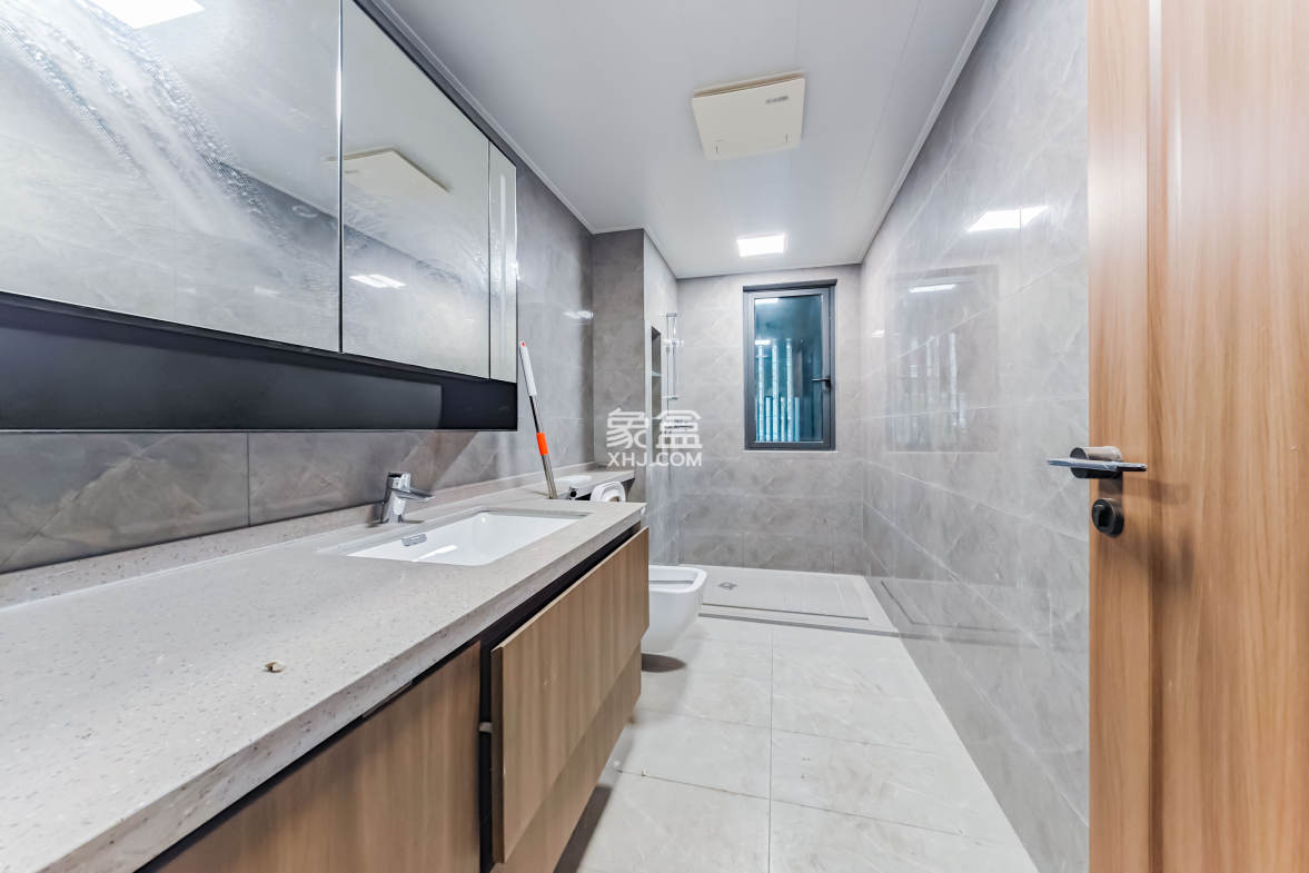 金茂越秀雨花金茂智慧科学城  4室2厅2卫    165.0万 金茂越秀雨花金茂智慧科学城  4室2厅2卫    165.0万卫生间